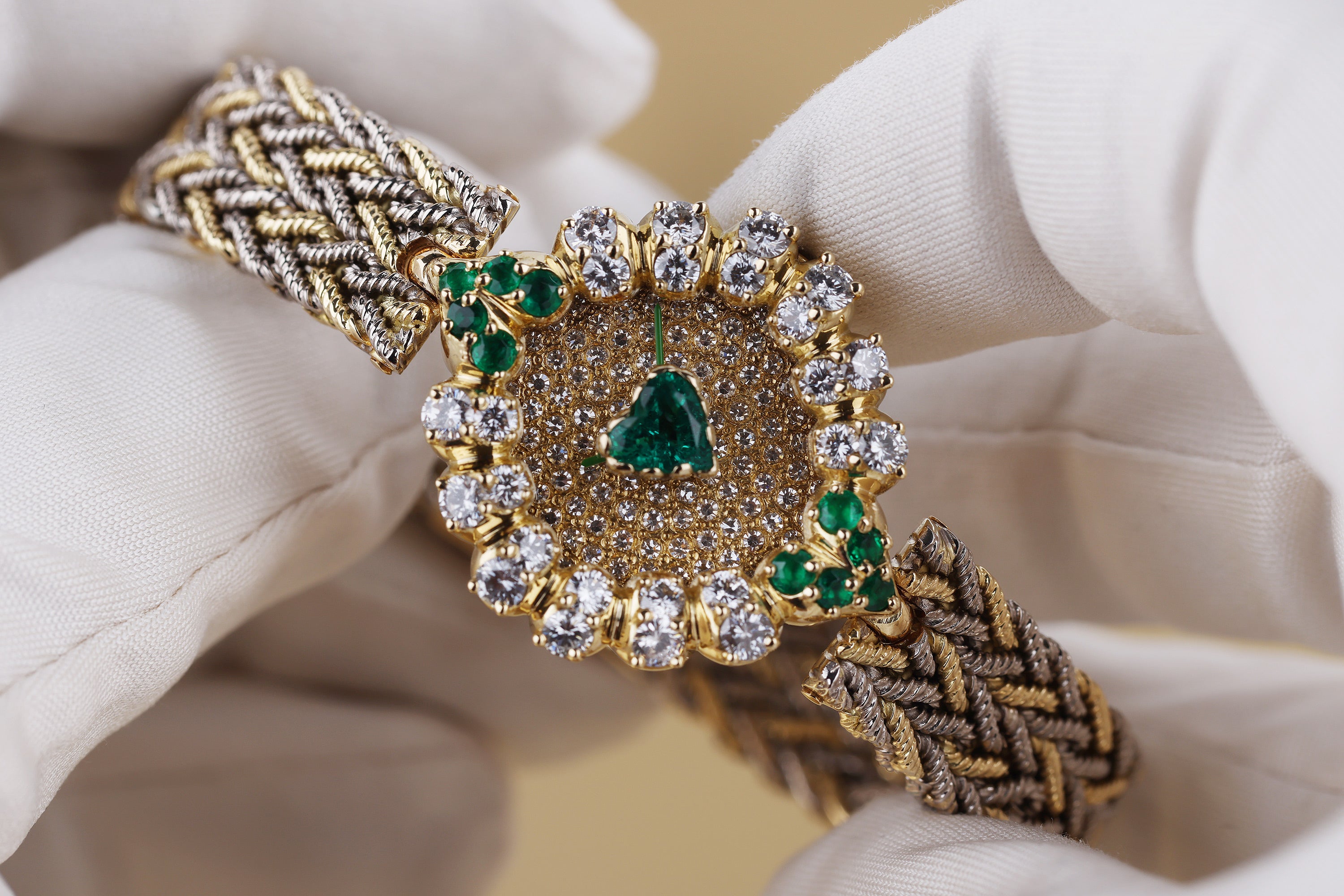 Gerald Genta | REF. G 2055.7 | Heart-Shaped Emerald Center Piece | Pavé Diamond Dial | Emerald & Diamond Bezel | 18k Yellow & White Gold | Circa 1990's
