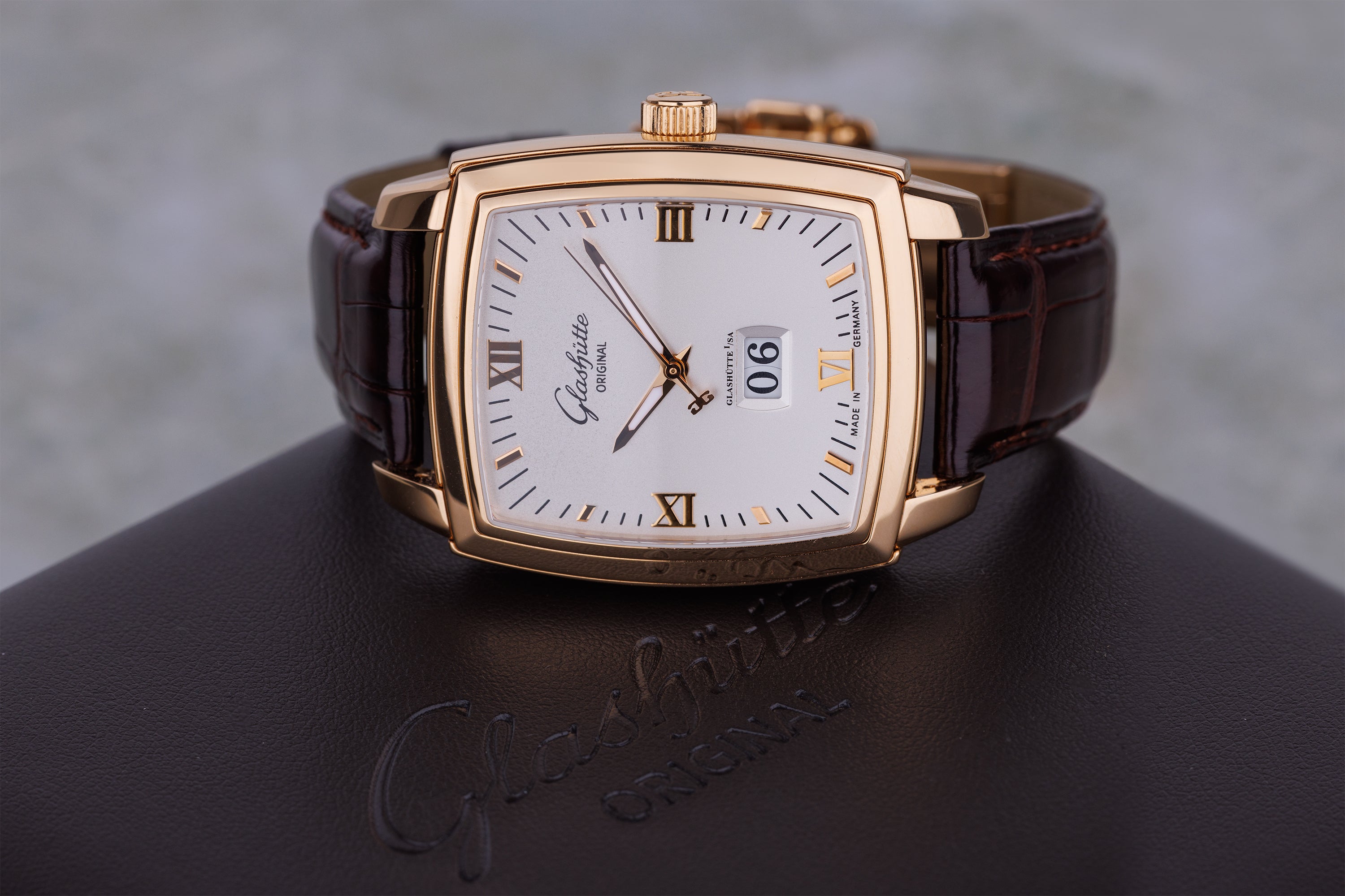 Glashütte Original Senator Karrée Panorama Date | REF. 1-22-02-51-51-05 | 18K Rose Gold | Manual Wind | 36.5mm | Box & Papers | 2014