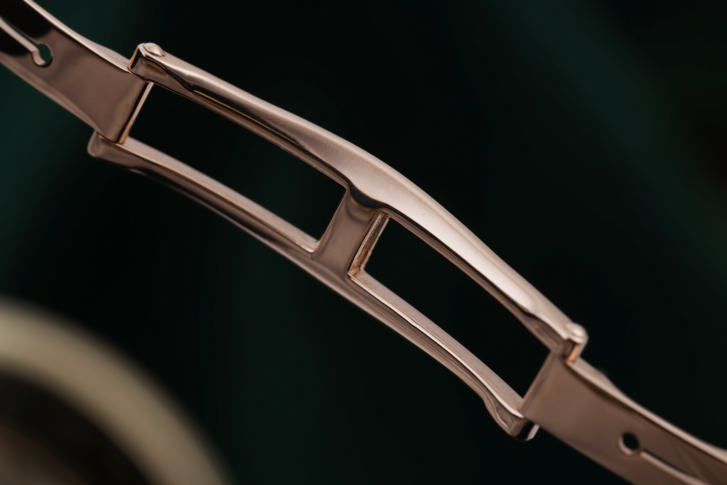 Jaeger-LeCoultre Rendez-Vous | REF. 421.1.09 | Pavé Diamond & Emeralds | 18k Yellow Gold | 30mm | Box & Papers | 1994