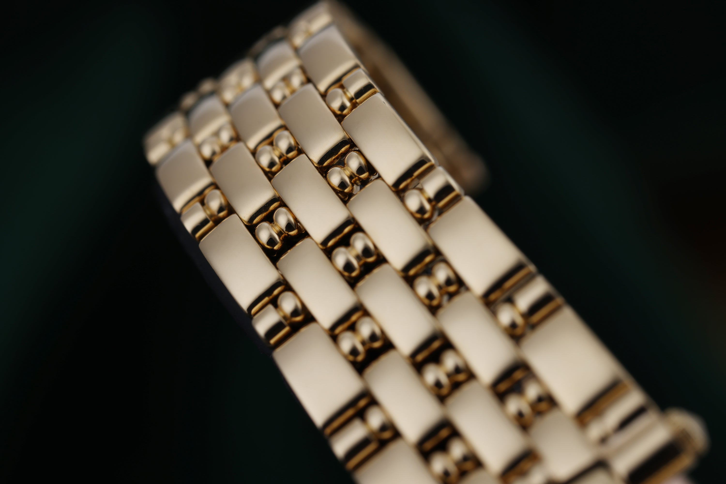 Jaeger-LeCoultre Rendez-Vous | REF. 421.1.09 | Pavé Diamond & Emeralds | 18k Yellow Gold | 30mm | Box & Papers | 1994