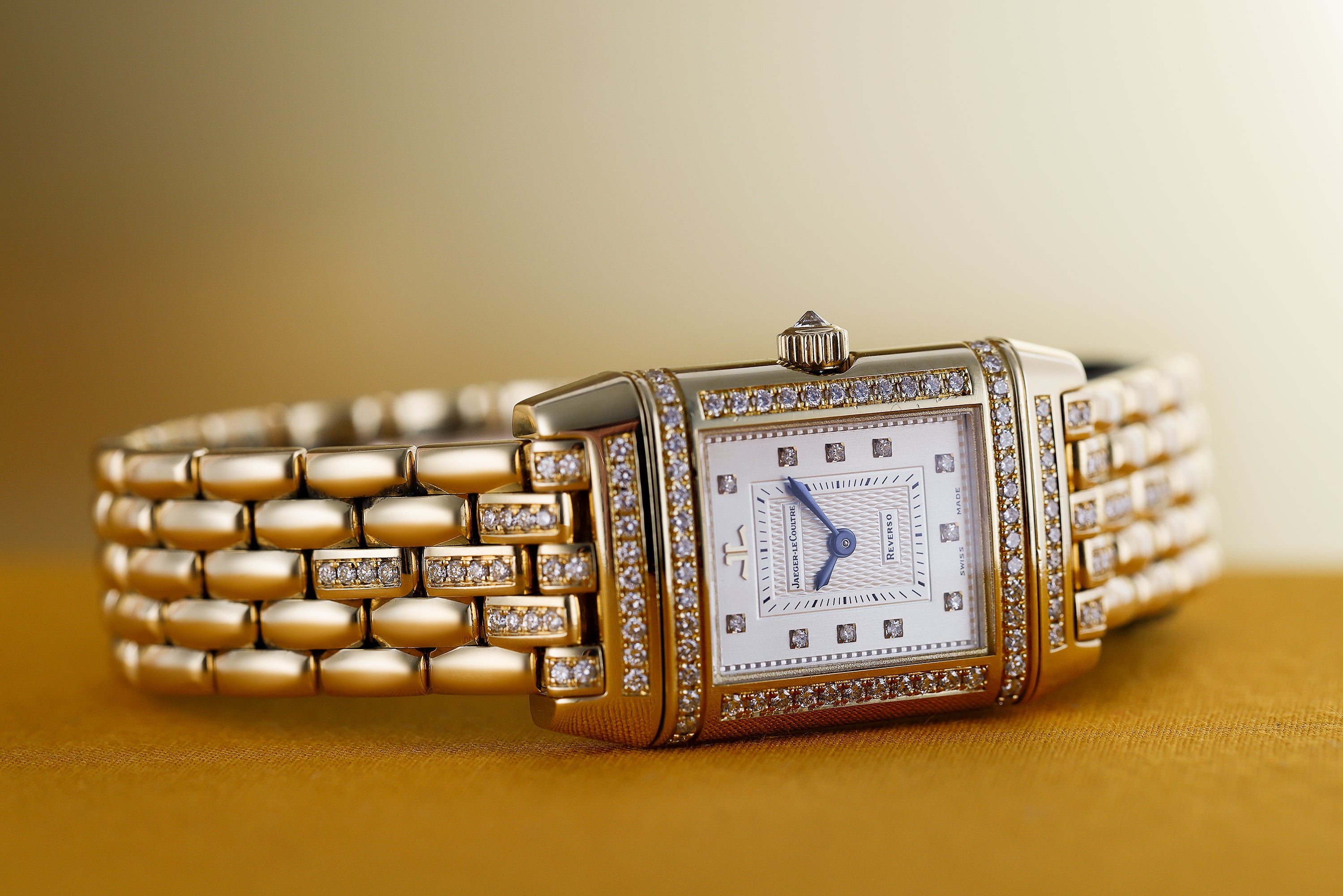 Jaeger-LeCoultre Reverso Duetto | REF. 266.1.44 | Diamond Dial, Bezel & Bracelet | Mother of Pearl | 18k Yellow Gold | 20.5mm | Quartz