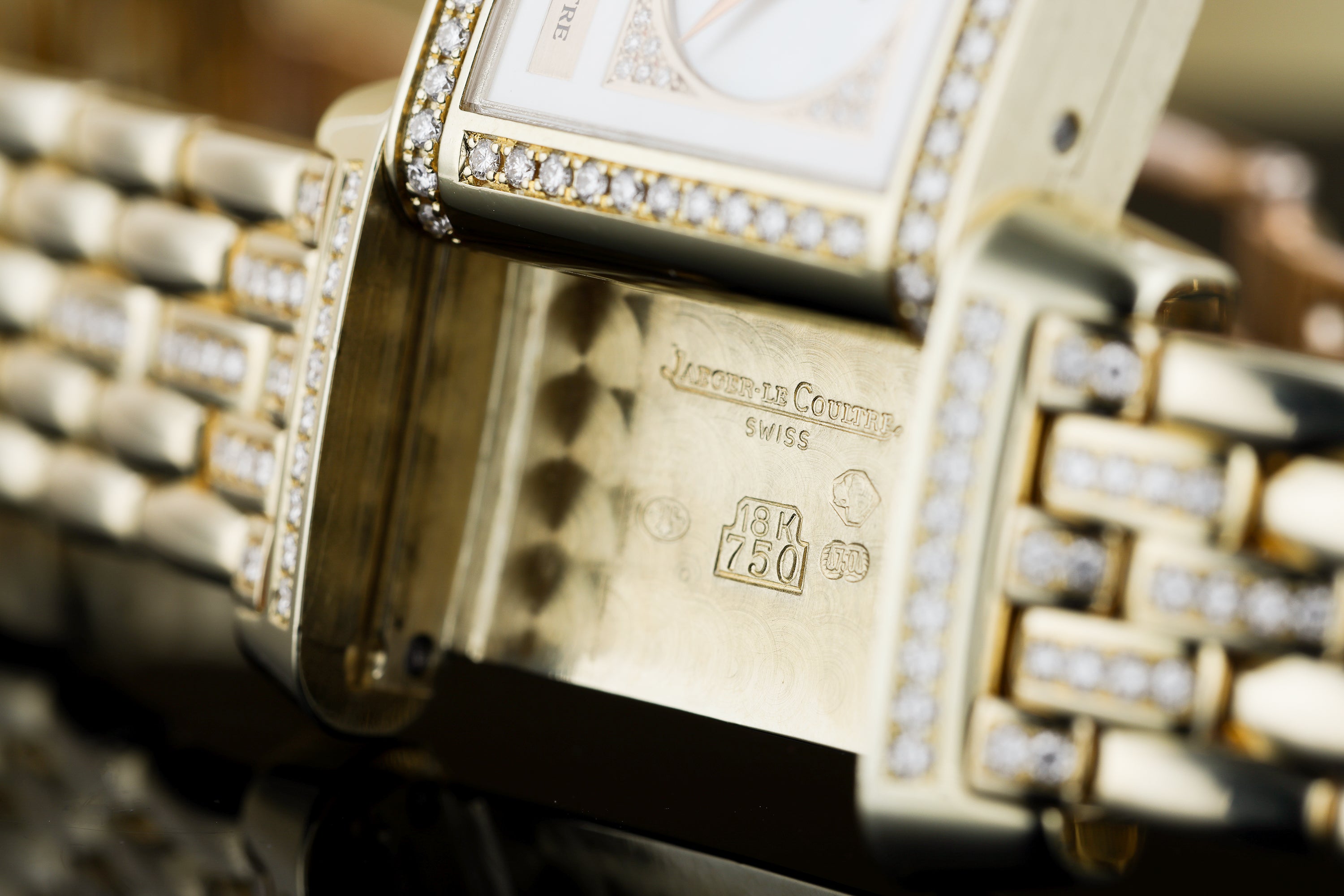 Jaeger-LeCoultre Reverso Duetto | REF. 266.1.44 | Diamond Dial, Bezel & Bracelet | Mother of Pearl | 18k Yellow Gold | 20.5mm | Manual Wind