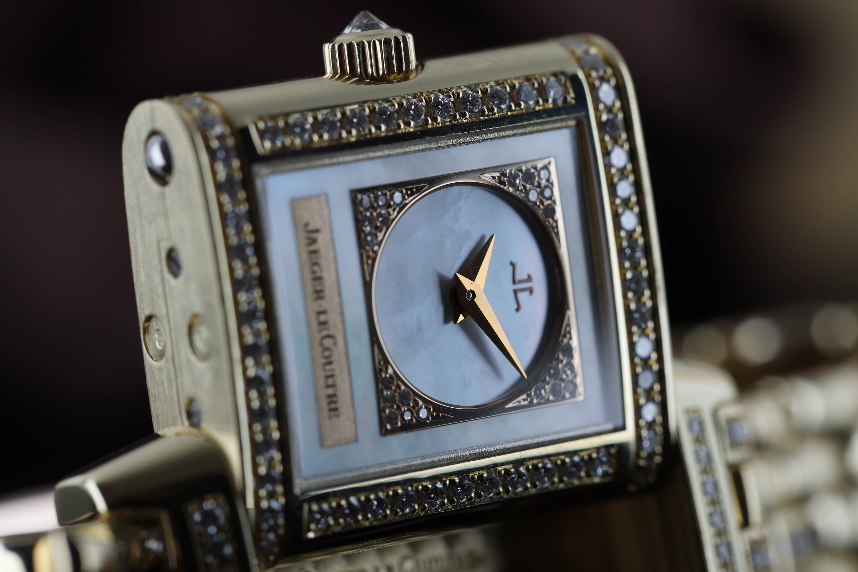 Jaeger-LeCoultre Reverso Duetto | REF. 266.1.44 | Diamond Dial, Bezel & Bracelet | Mother of Pearl | 18k Yellow Gold | 20.5mm | Quartz