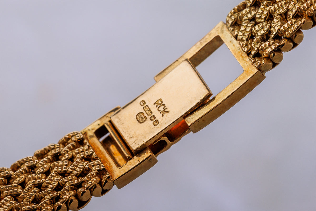 Montre Royale 1980's Ladies Wristwatch | Oval-Cut Ruby & Diamond Bezel | 18k Yellow Gold | Quartz | 24mm