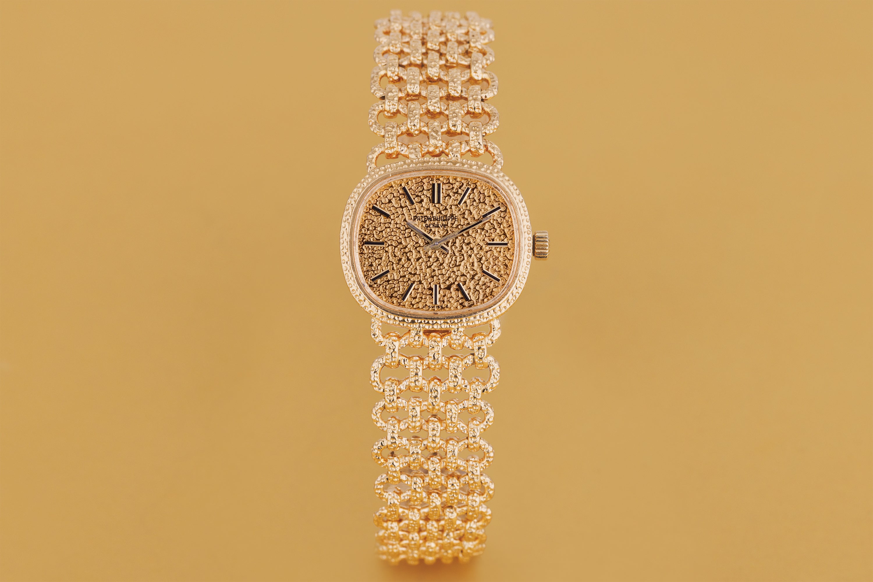 Patek Philippe Lady Ellipse | REF. 4133/1 | 18k Yellow Gold | Hammered Gold Finish | 22mm | Manual Wind | 1970s