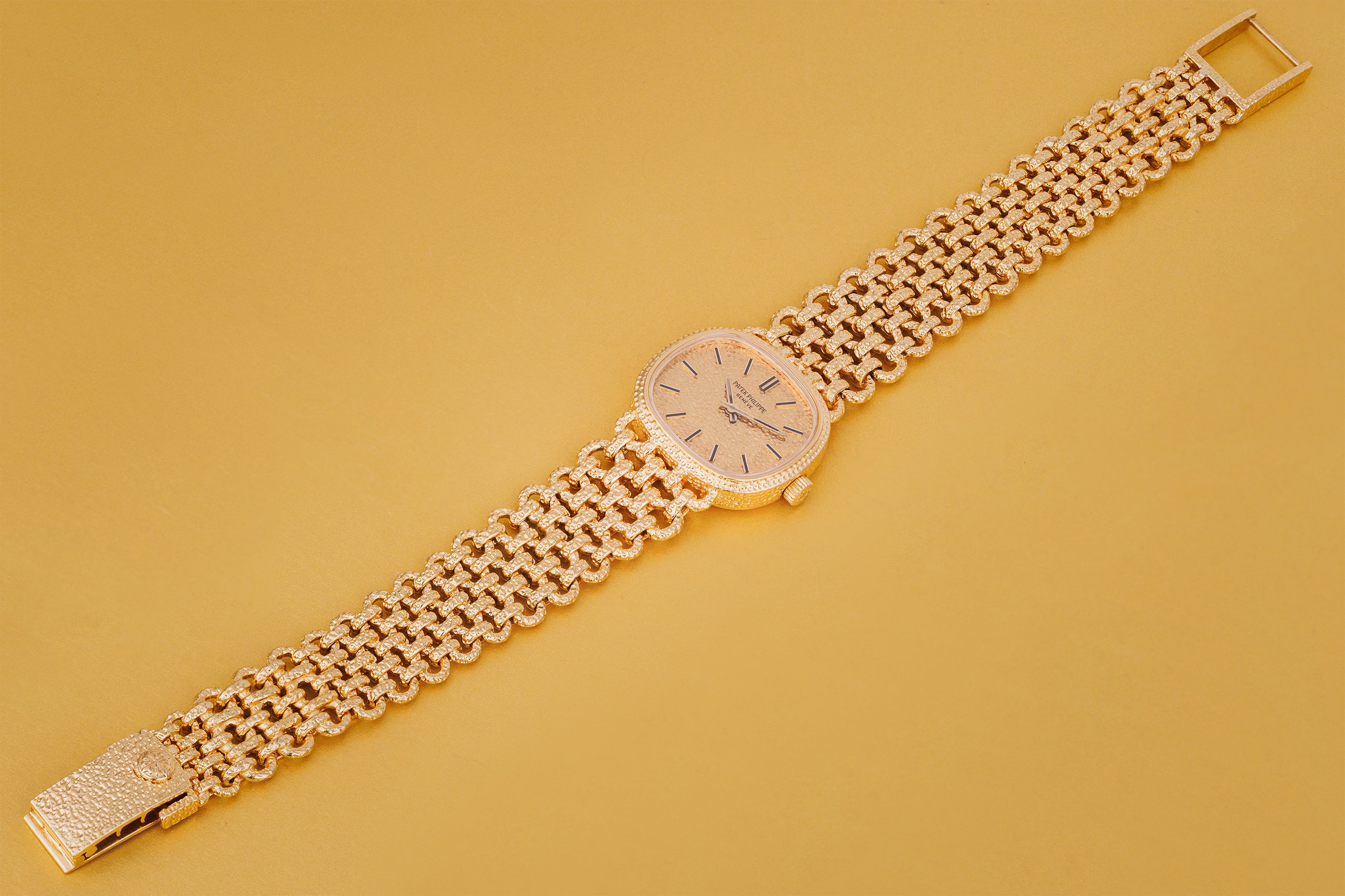 Patek Philippe Lady Ellipse | REF. 4133/1 | 18k Yellow Gold | Hammered Gold Finish | 22mm | Manual Wind | 1970s