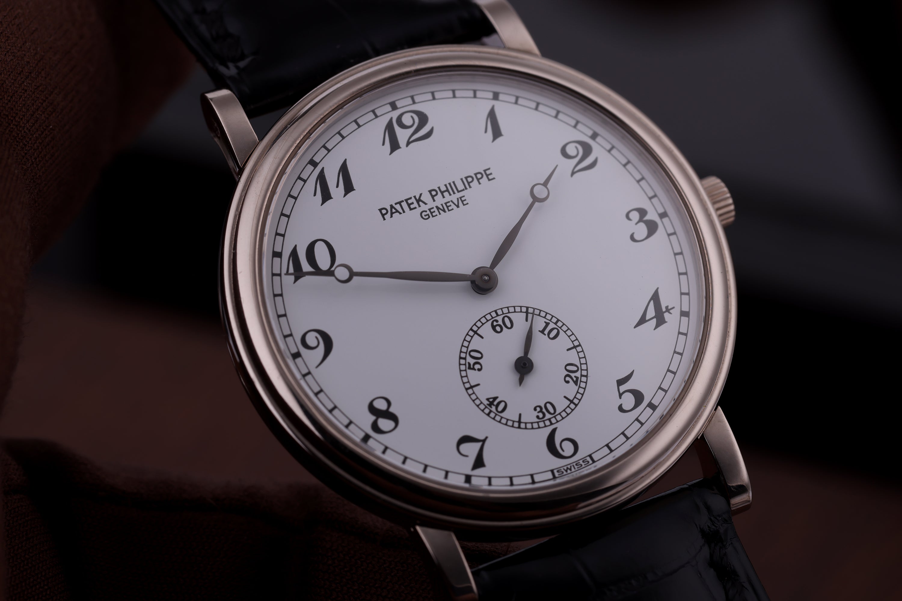 Patek Philippe Calatrava | REF. 5022G | 18k White Gold | 33mm | Manual Wind