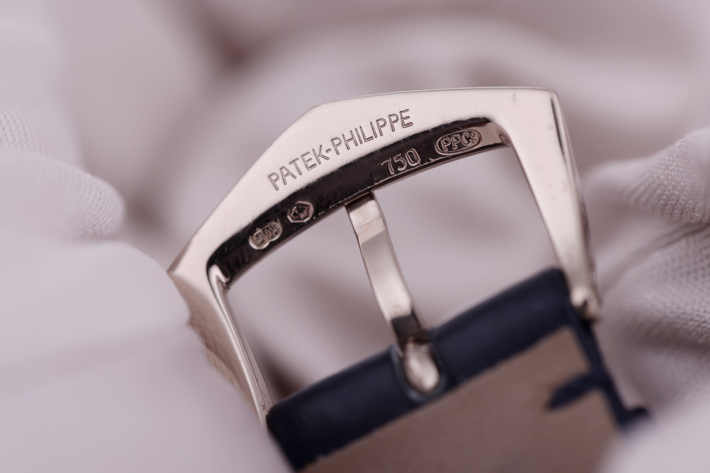 Patek Philippe Calatrava | REF. 5108 | Diamond Bezel | 18k White Gold | 37mm | Extract From The Archives | 2008