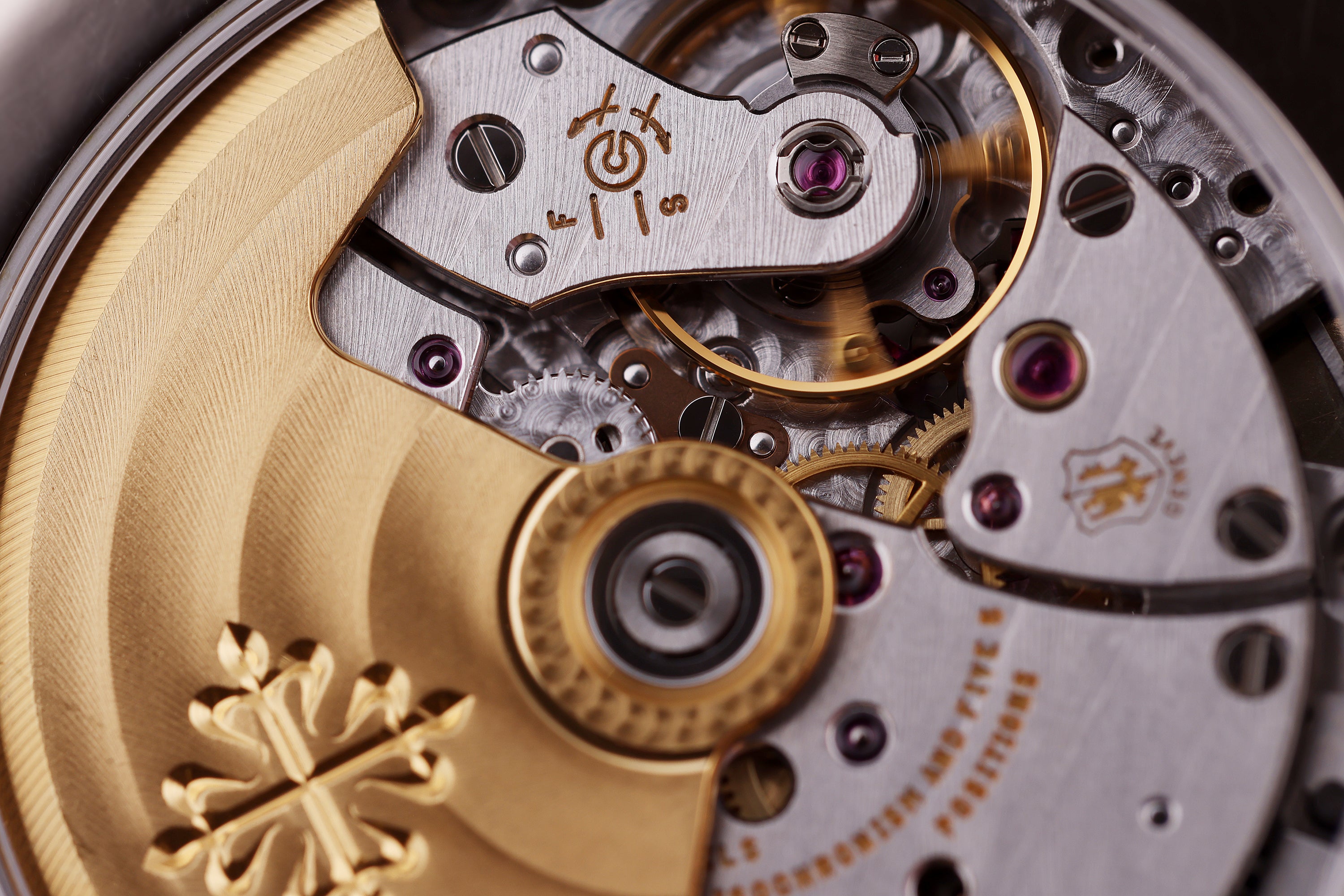 Patek Philippe Calatrava | REF. 5108 | Diamond Bezel | 18k White Gold | 37mm | Extract From The Archives | 2008