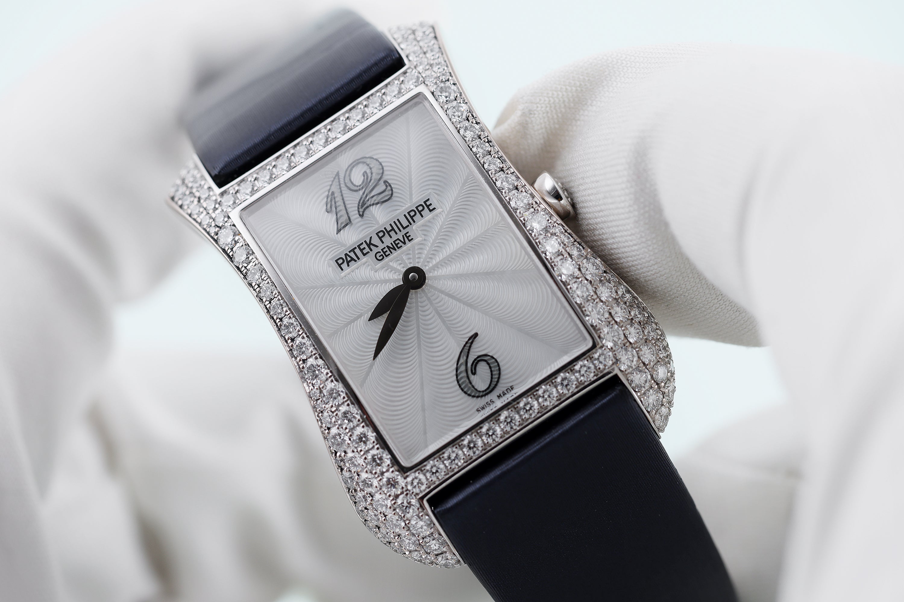 Patek Philippe Gondolo Serata | REF. 4972G-001 | Mother of Pearl Dial | Diamond Bezel | 18k White Gold