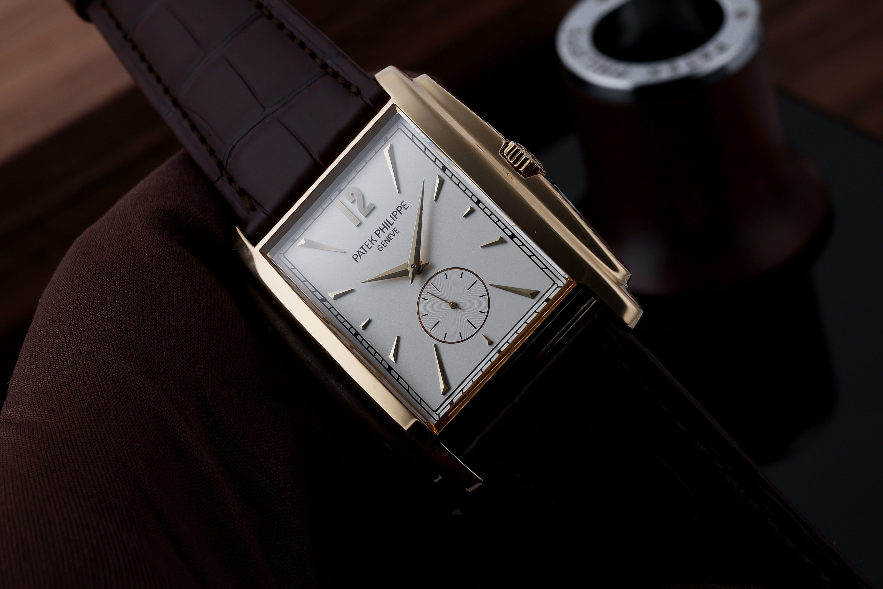 Patek Philippe Gondolo | REF. 5124J -001 | 18k Yellow Gold | 33mm | Box & Papers | 2015