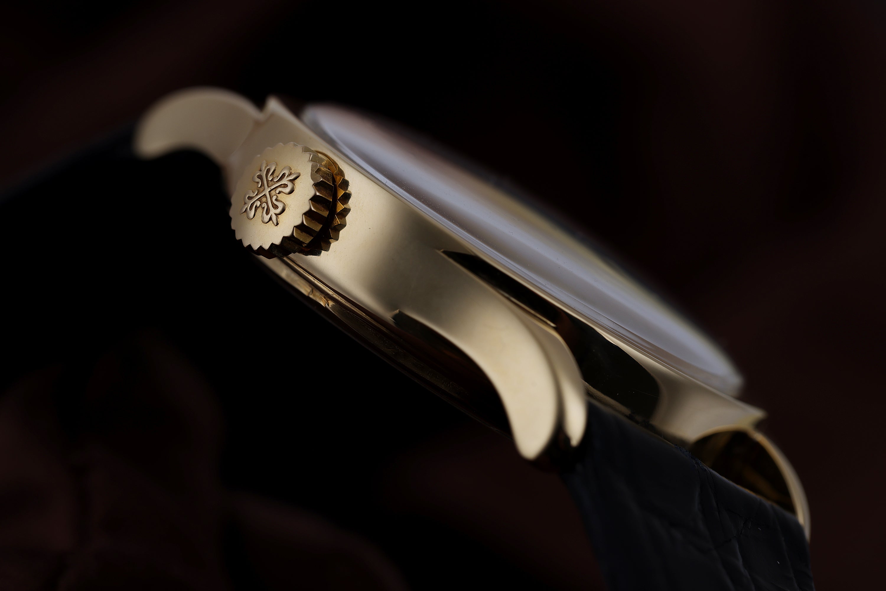 Patek Philippe Calatrava | REF. 2555 | 18k Yellow Gold | 32mm | Manual Wind | 1961