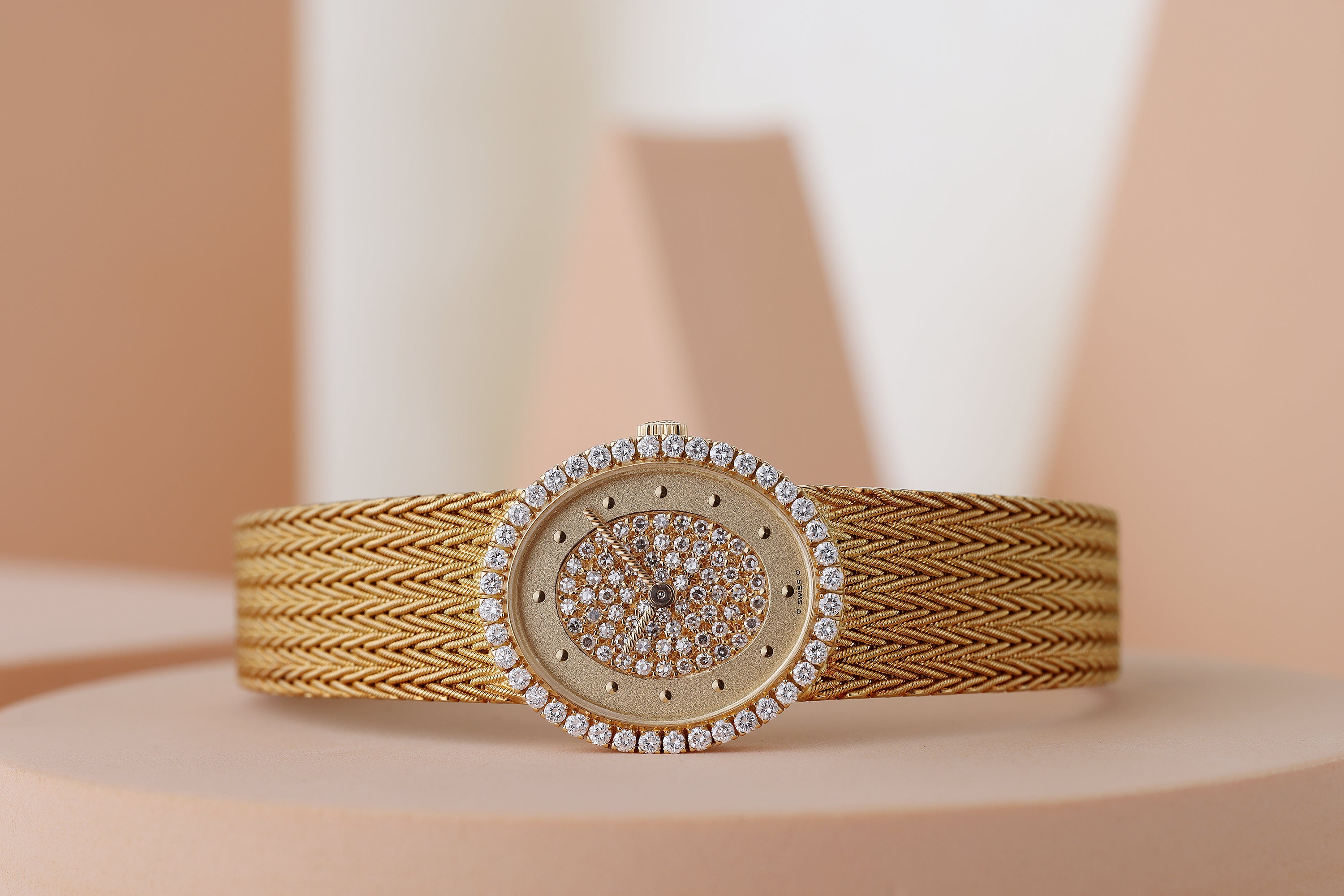 Patek Philippe 1980's Ladies Watch | REF. 4506/1 | Oval Diamond Dial & Bezel | 21mm | 18k Yellow Gold