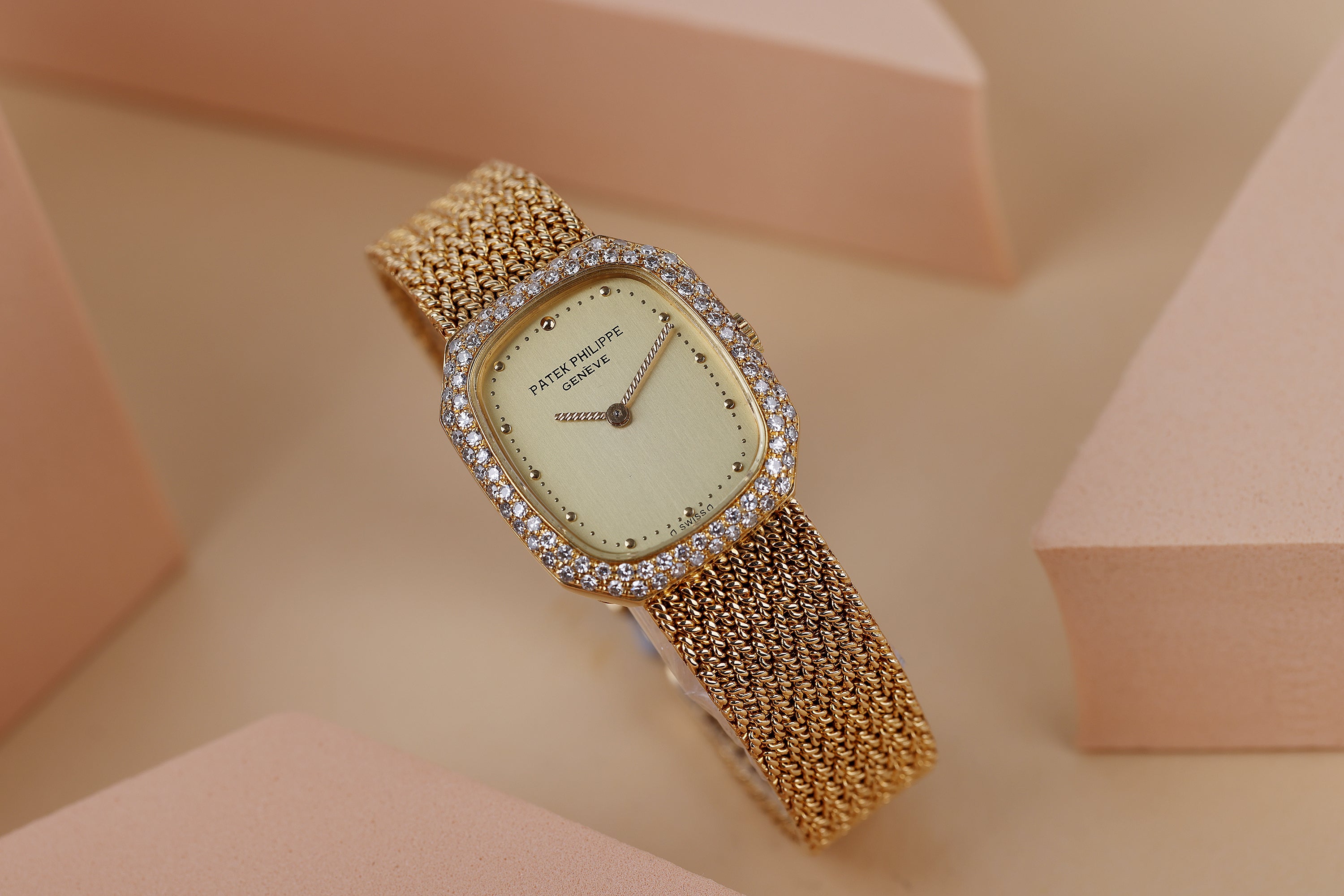 Patek Philippe 1980's Ladies Watch | REF. 4499/1 | Octagonal Diamond Bezel | 22mm | 18k Yellow Gold