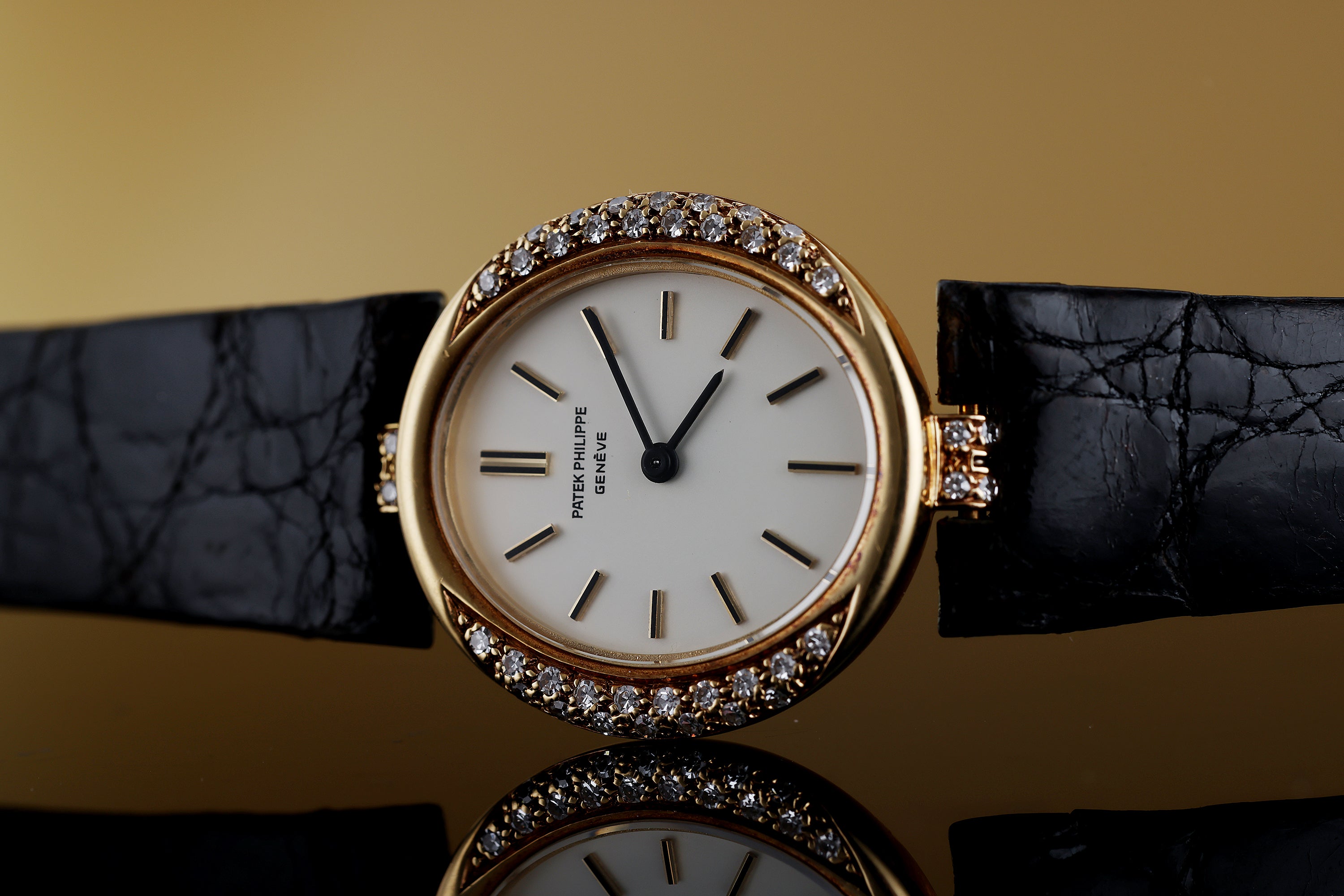 Patek Philippe Ladies Vintage Ellipse | REF. 4502 | Diamond Bezel & Shoulders | 18k Yellow Gold | Manual | 23mm