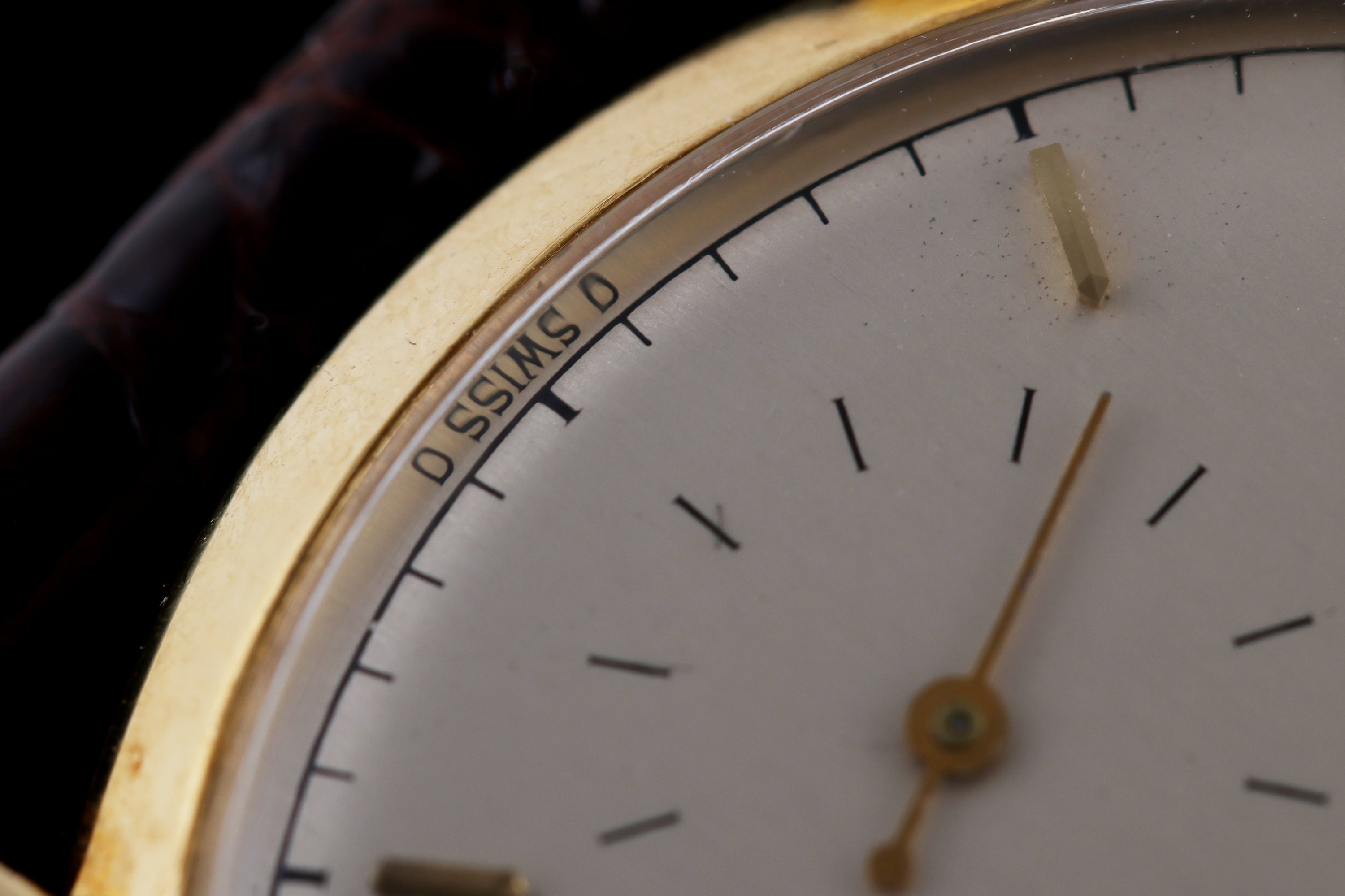 Patek Philippe Calatrava 'Giraffe' | REF. 1595 | Manual Wind | 18k Yellow Gold | 35mm | 1940-1950s