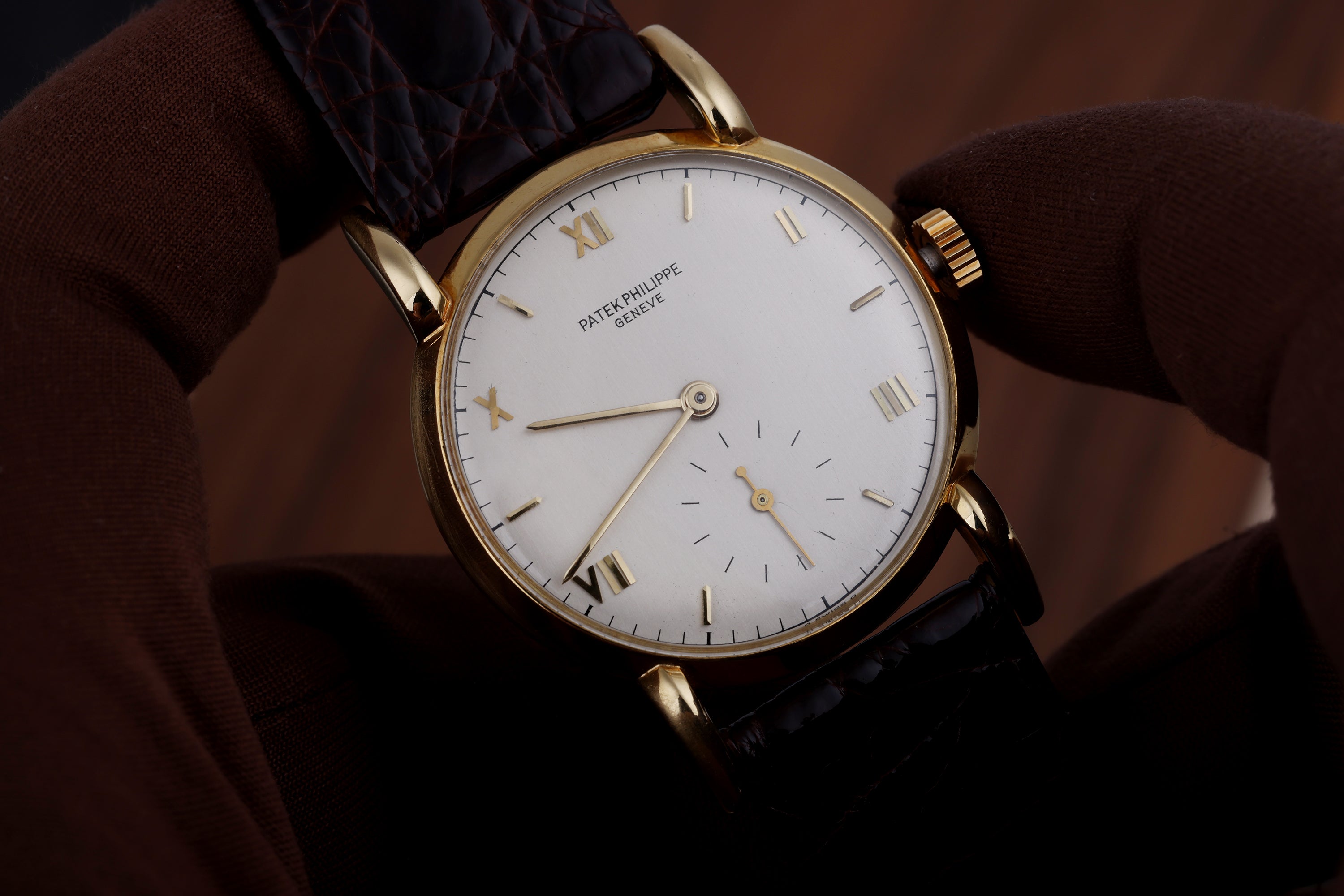 Patek Philippe Calatrava 'Giraffe' | REF. 1595 | Manual Wind | 18k Yellow Gold | 35mm | 1940-1950s