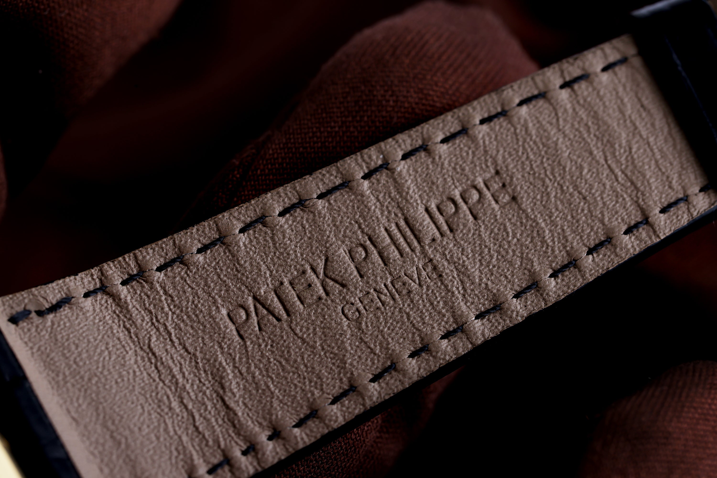 Patek Philippe 1950's Watch | REF. 2446 | 18k Yellow gold | Manual Wind | 26mm | Extract from Archives | 1950