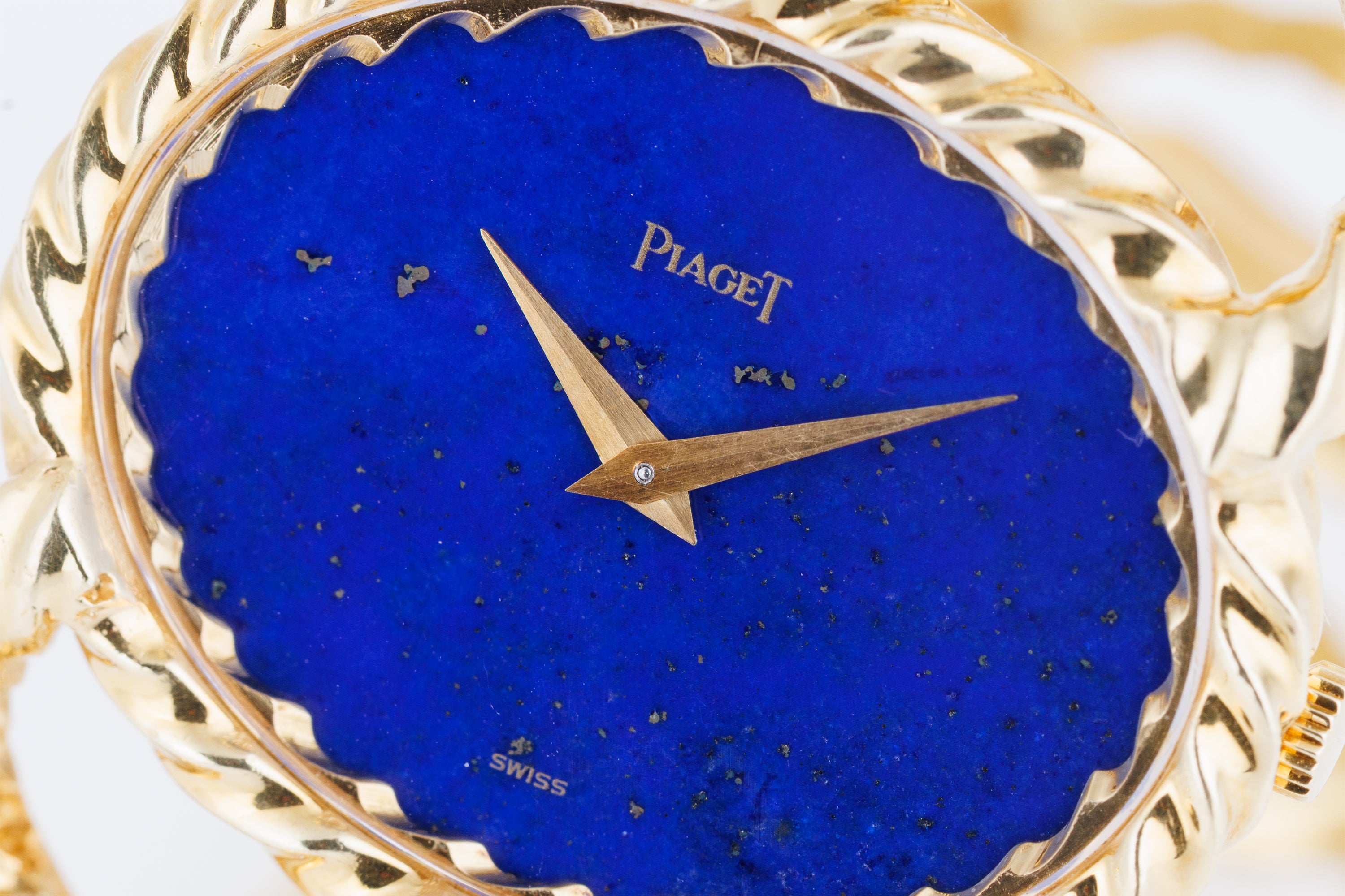 Piaget 'Esclave' Cuff Watch | REF. 9855 D 35 | Lapis Lazuli Dial | 18k Yellow Gold | 32mm | 1970s