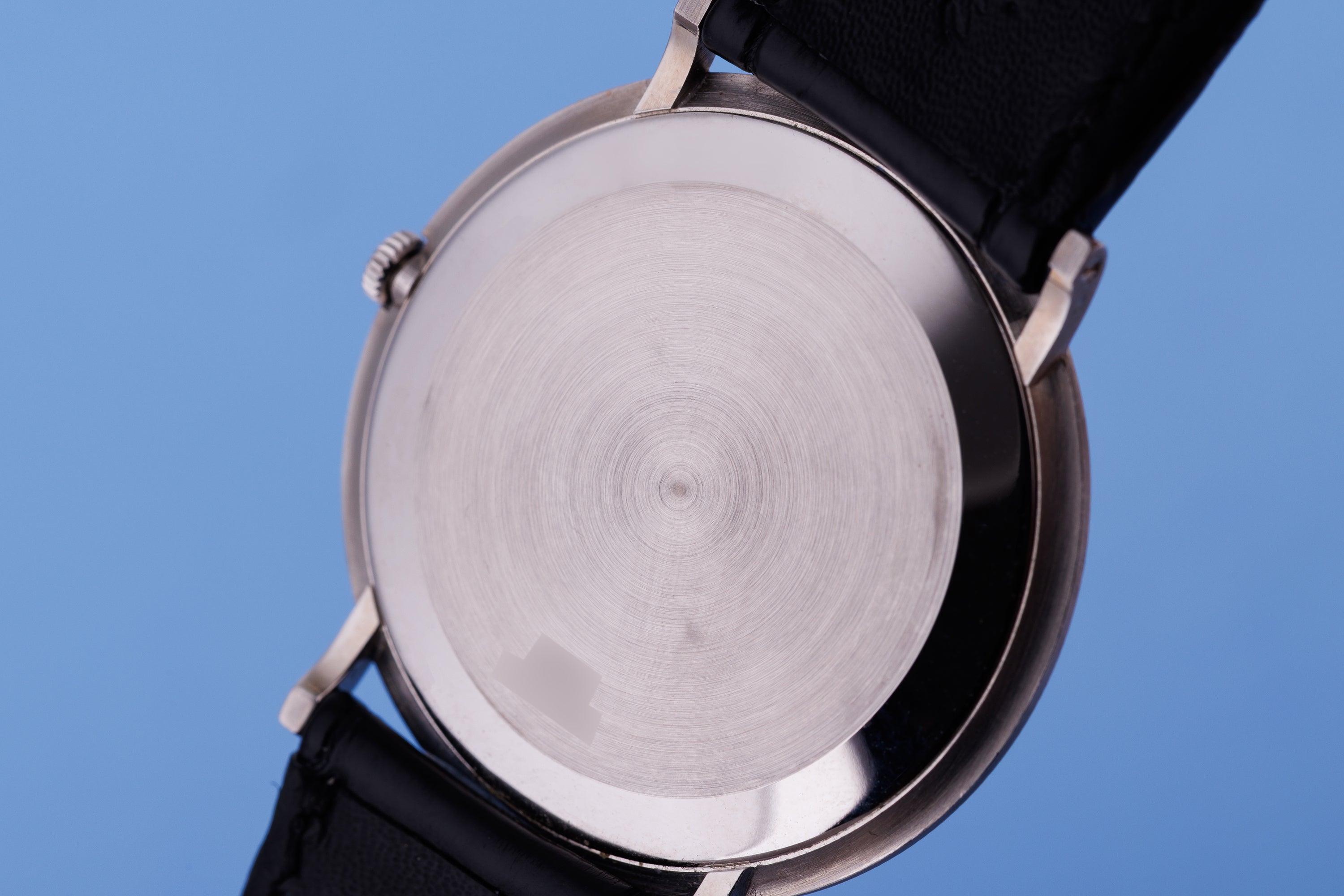 Piaget Altiplano | REF. 9031 | Hobnail Bezel | Blue Sunburst Dial | 18k White Gold | 33.5mm | 1980's