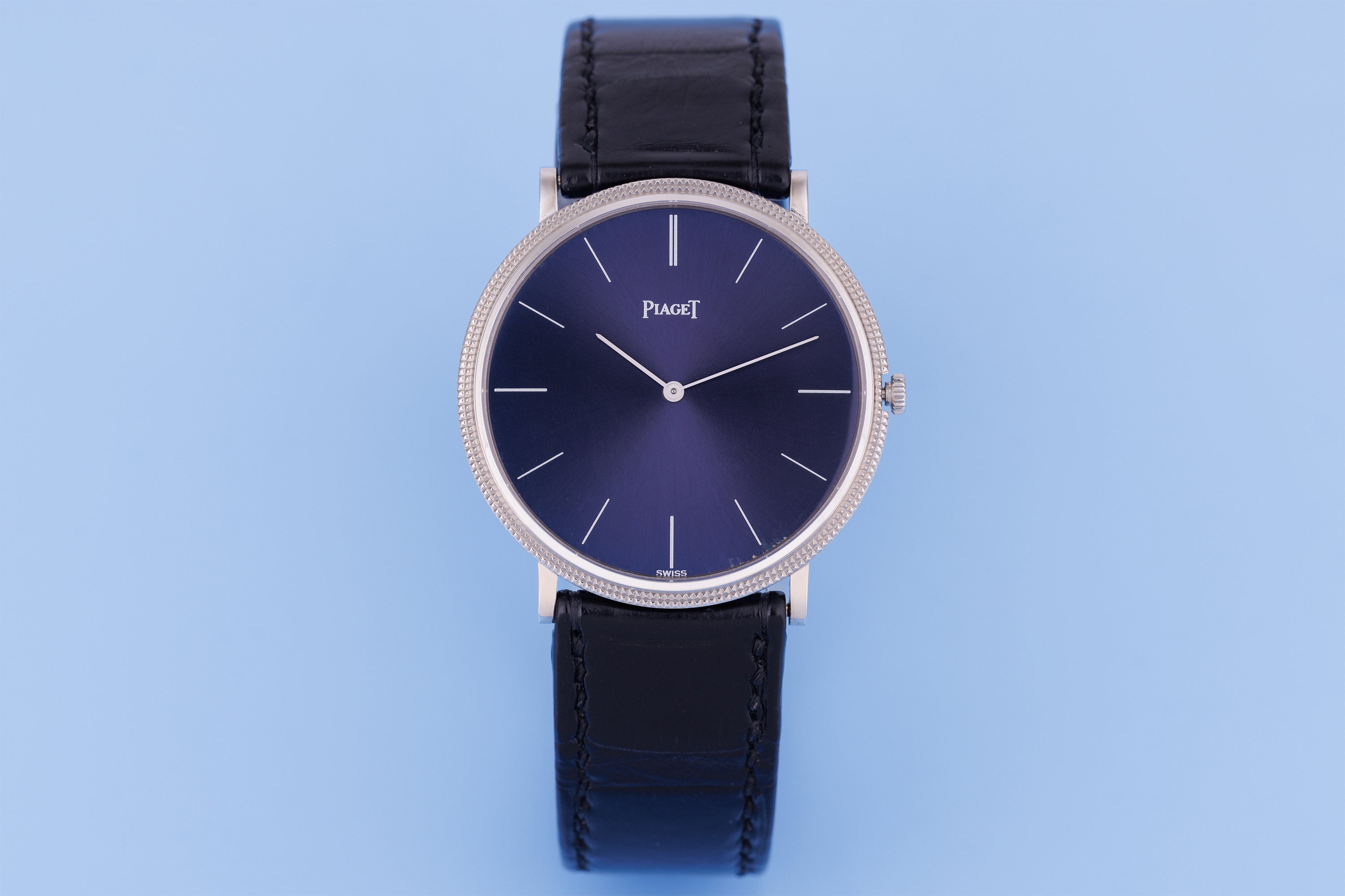 Piaget Altiplano | REF. 9031 | Hobnail Bezel | Blue Sunburst Dial | 18k White Gold | 33.5mm | 1980's