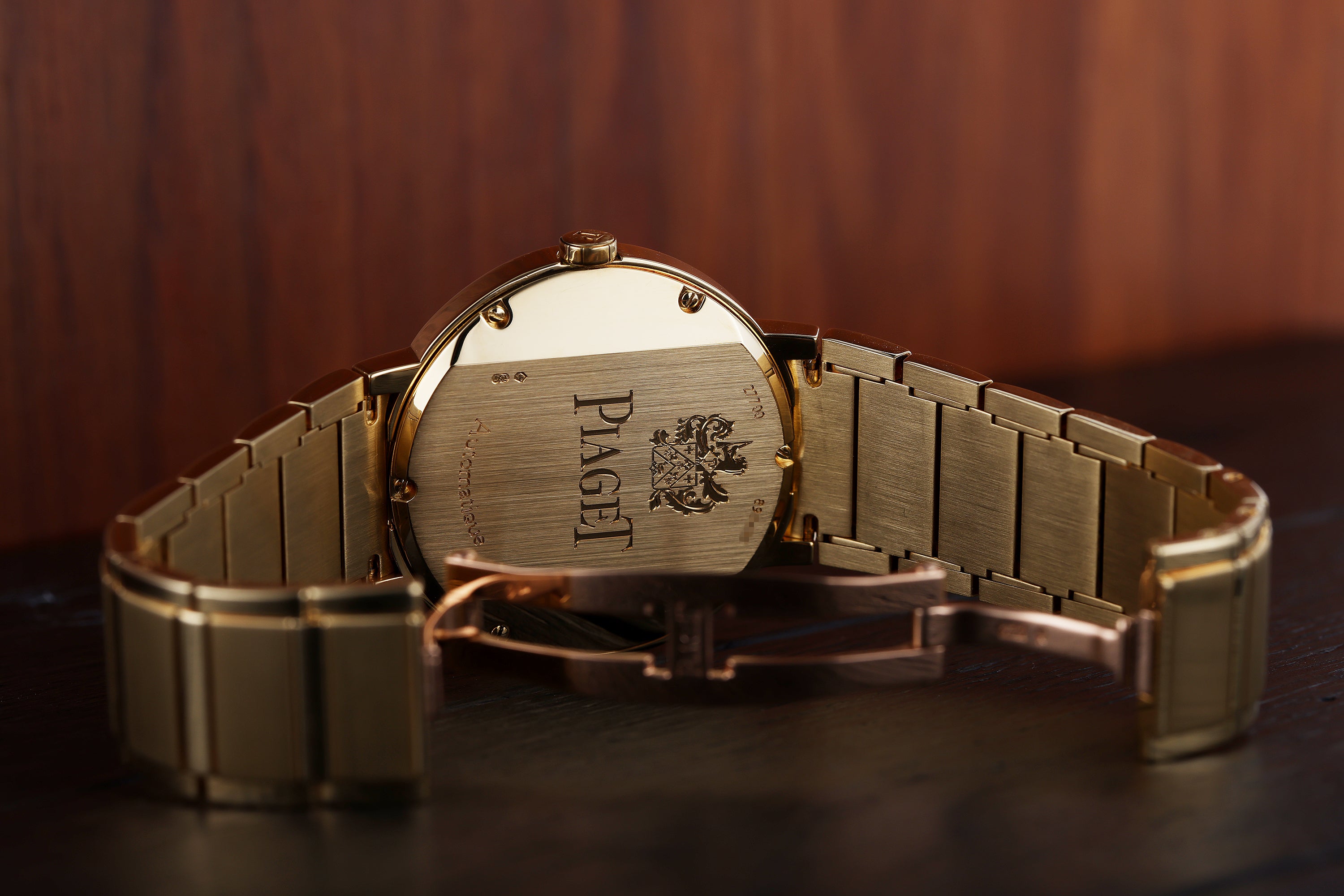 Piaget Polo Date | REF. 27700 | Automatic | 38mm | 18k Yellow Gold | 2000's