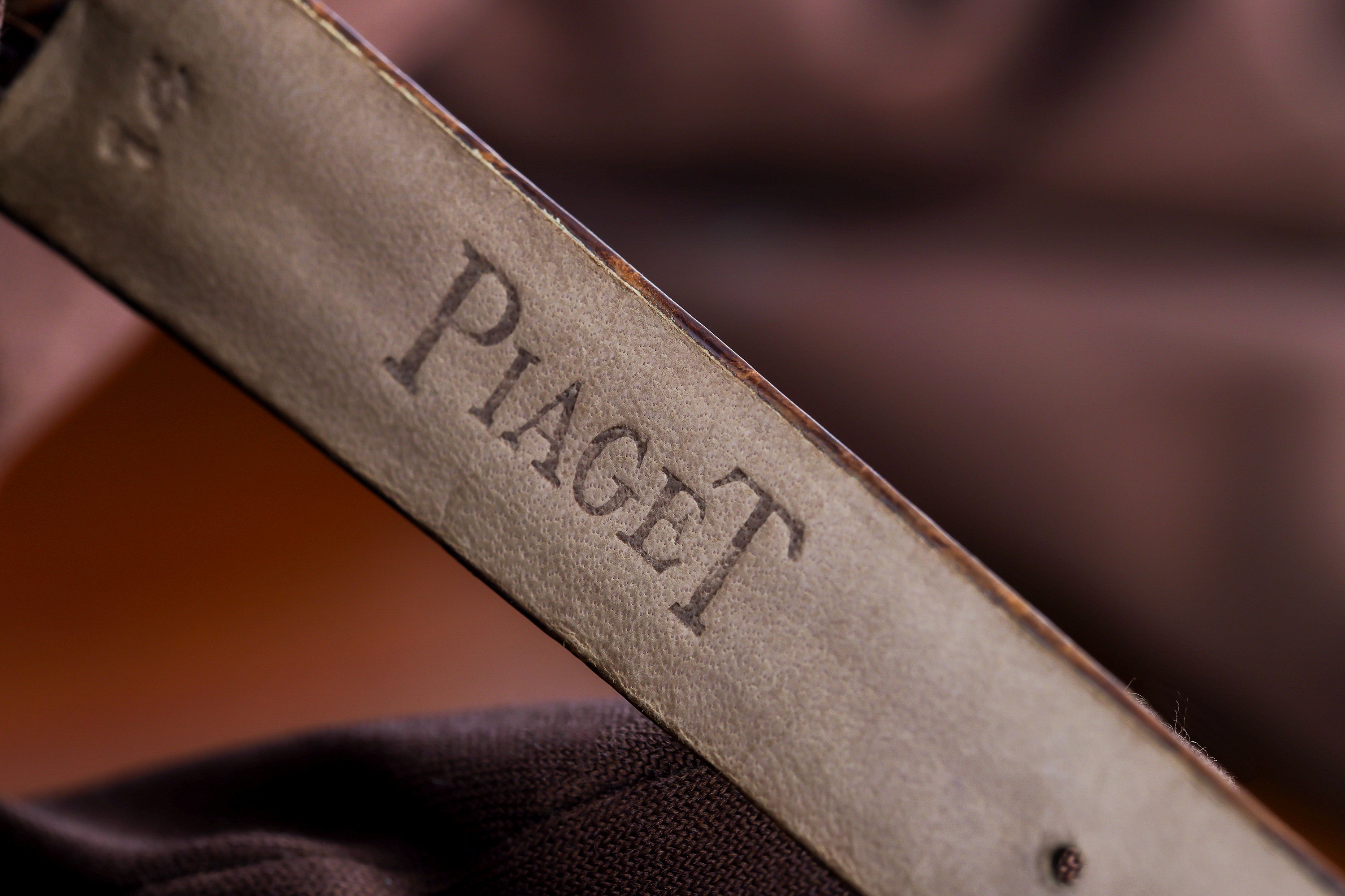 Piaget 1980's Wristwatch | REF. 9011 | Tiger's Eye | 18k Yellow Gold | 28mm