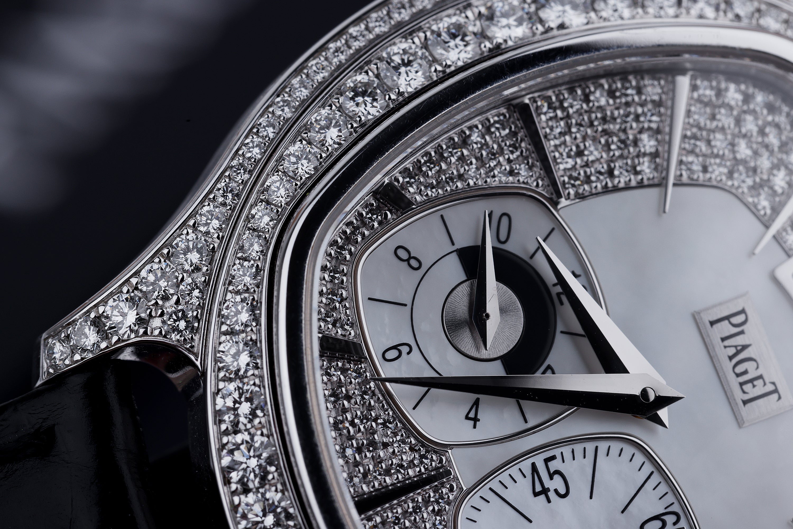 Piaget Polo Emperador Dual Time | REF. G0A32018 | Automatic | Mother of Pearl & Pavé Diamond | 18k White Gold | 42mm | Box & Papers