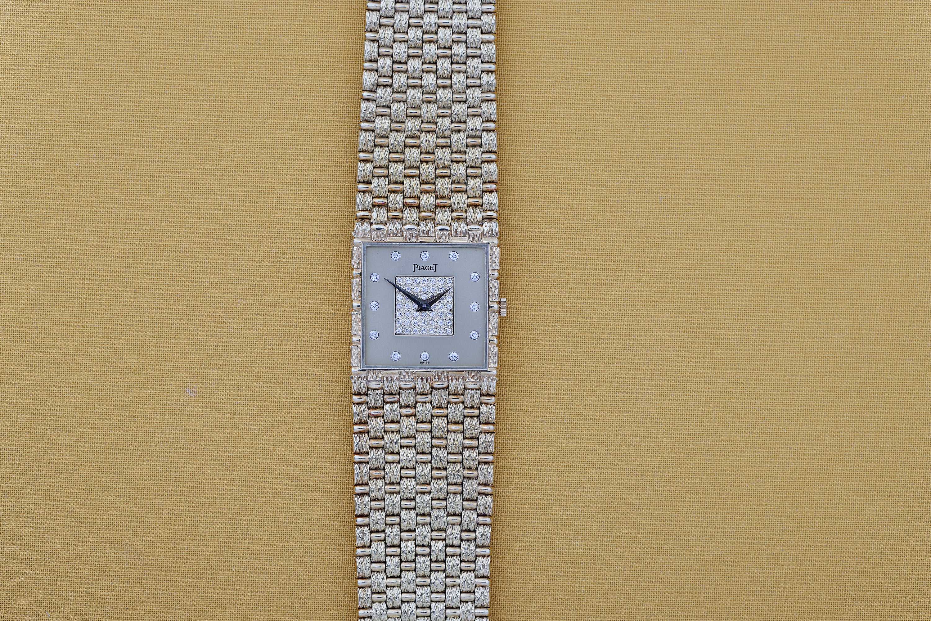 Piaget 1980s Wristwatch | REF. 934 D 23 | Diamond Dial | 18k Yellow Gold | 25mm | Manual Wind