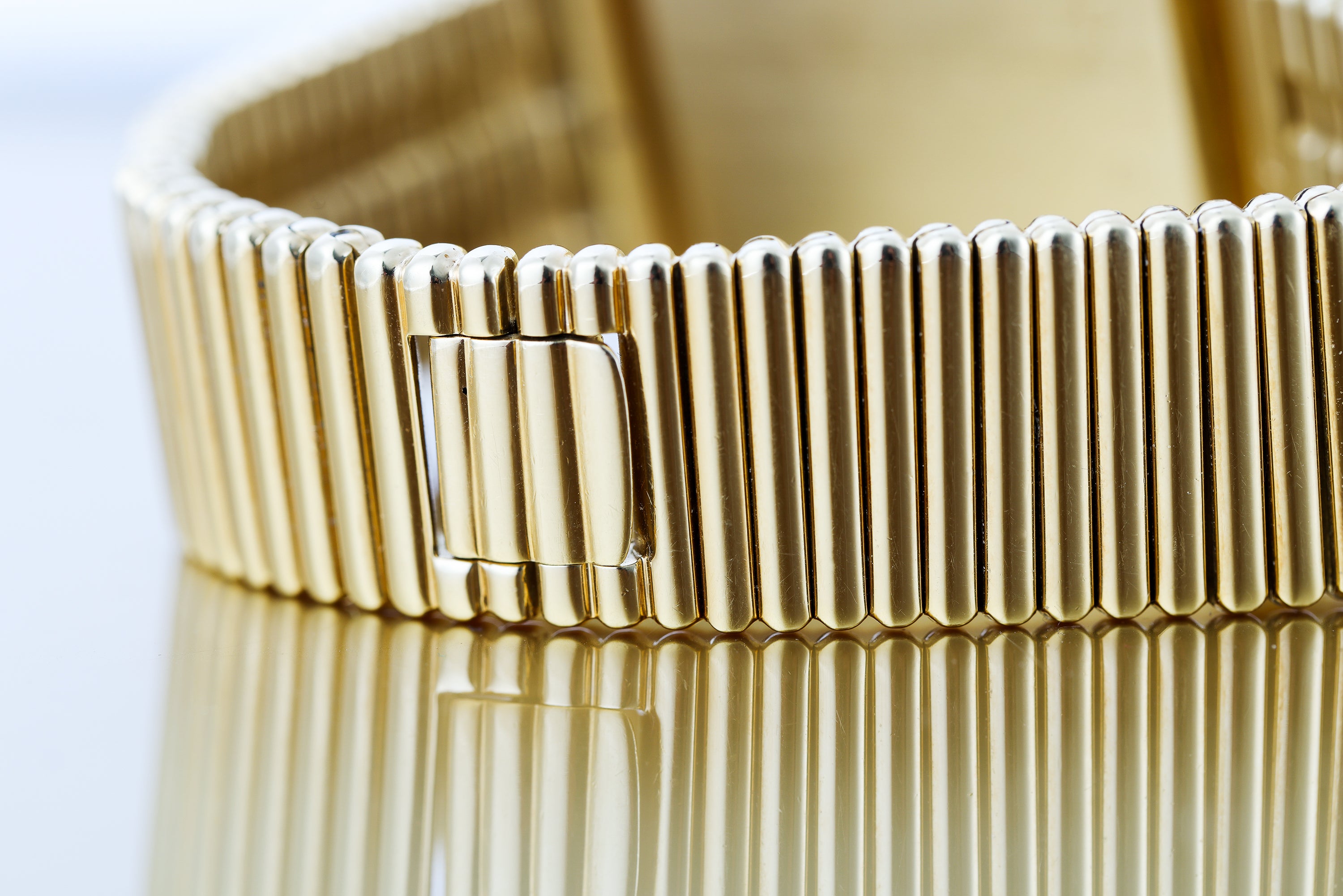 Rare Piaget Beta 21 Quartz | REF. 14101 C 10 | Hawk Eye | 18k Yellow Gold | 33.5mm | 1970s