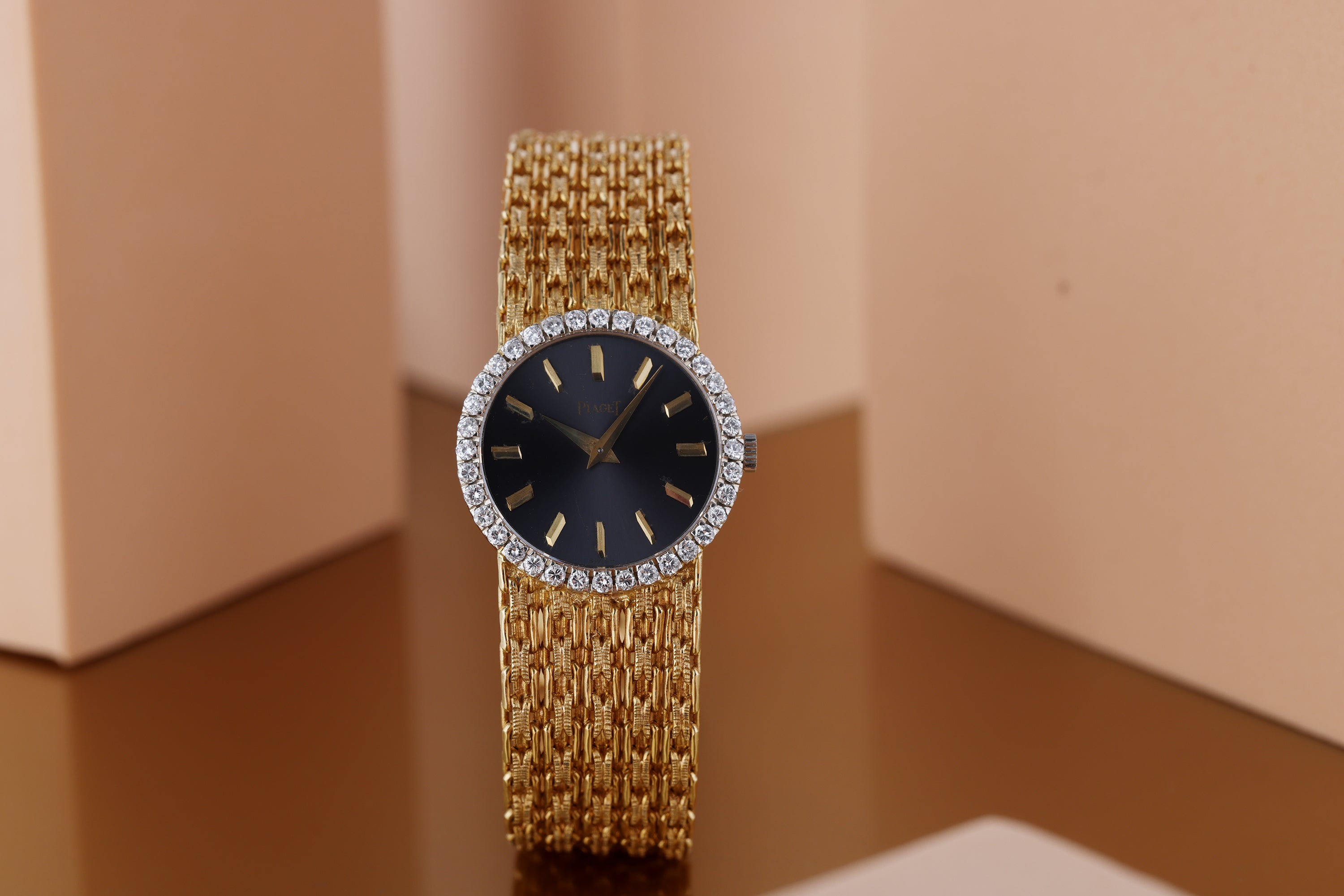 Piaget 1980s Ladies Wristwatch | REF. 926 N 33 | Blue Dial & Diamond Bezel | 24mm | 18k Yellow & White Gold