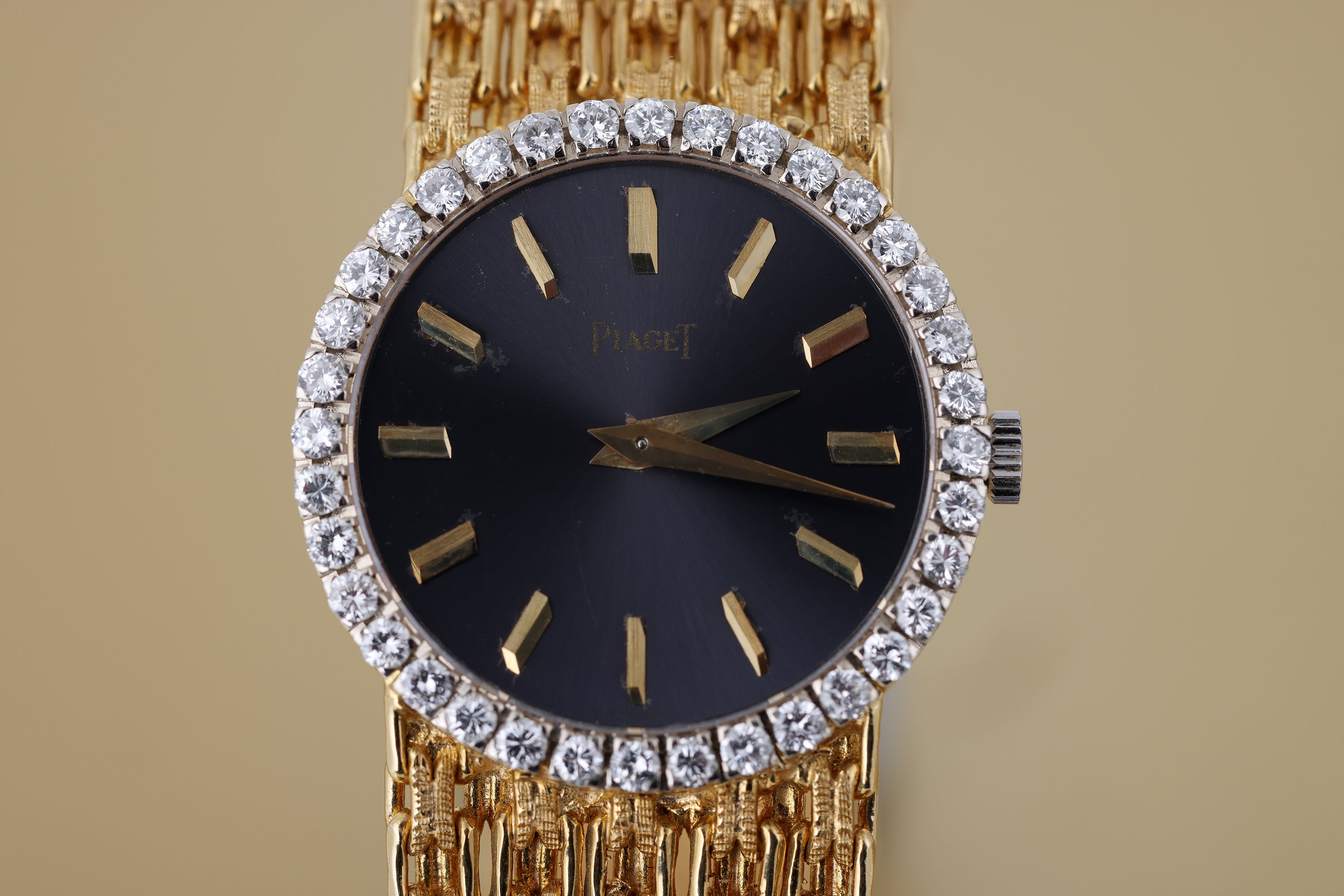 Piaget 1980s Ladies Wristwatch | REF. 926 N 33 | Blue Dial & Diamond Bezel | 24mm | 18k Yellow & White Gold