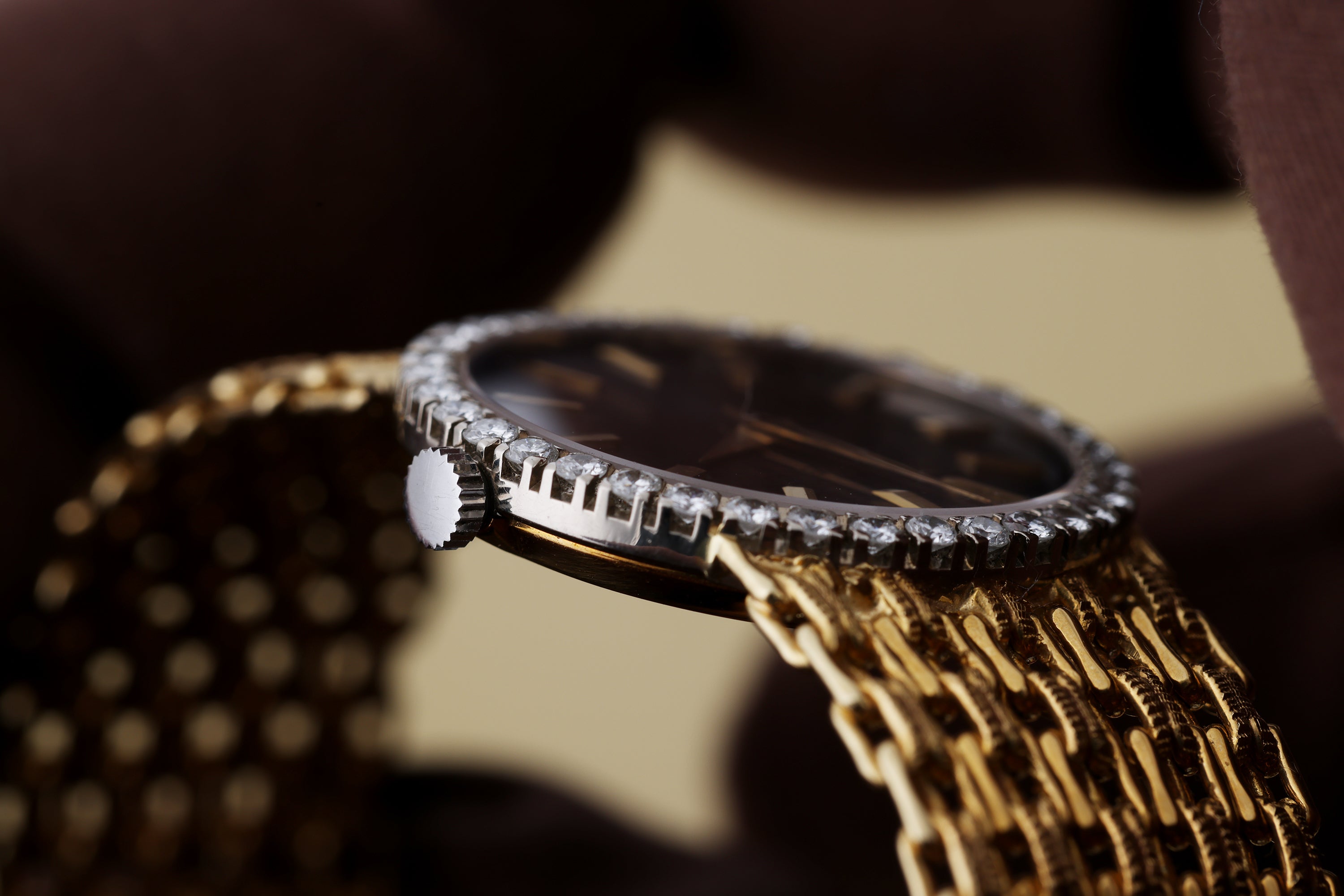 Piaget 1980s Ladies Wristwatch | REF. 926 N 33 | Blue Dial & Diamond Bezel | 24mm | 18k Yellow & White Gold