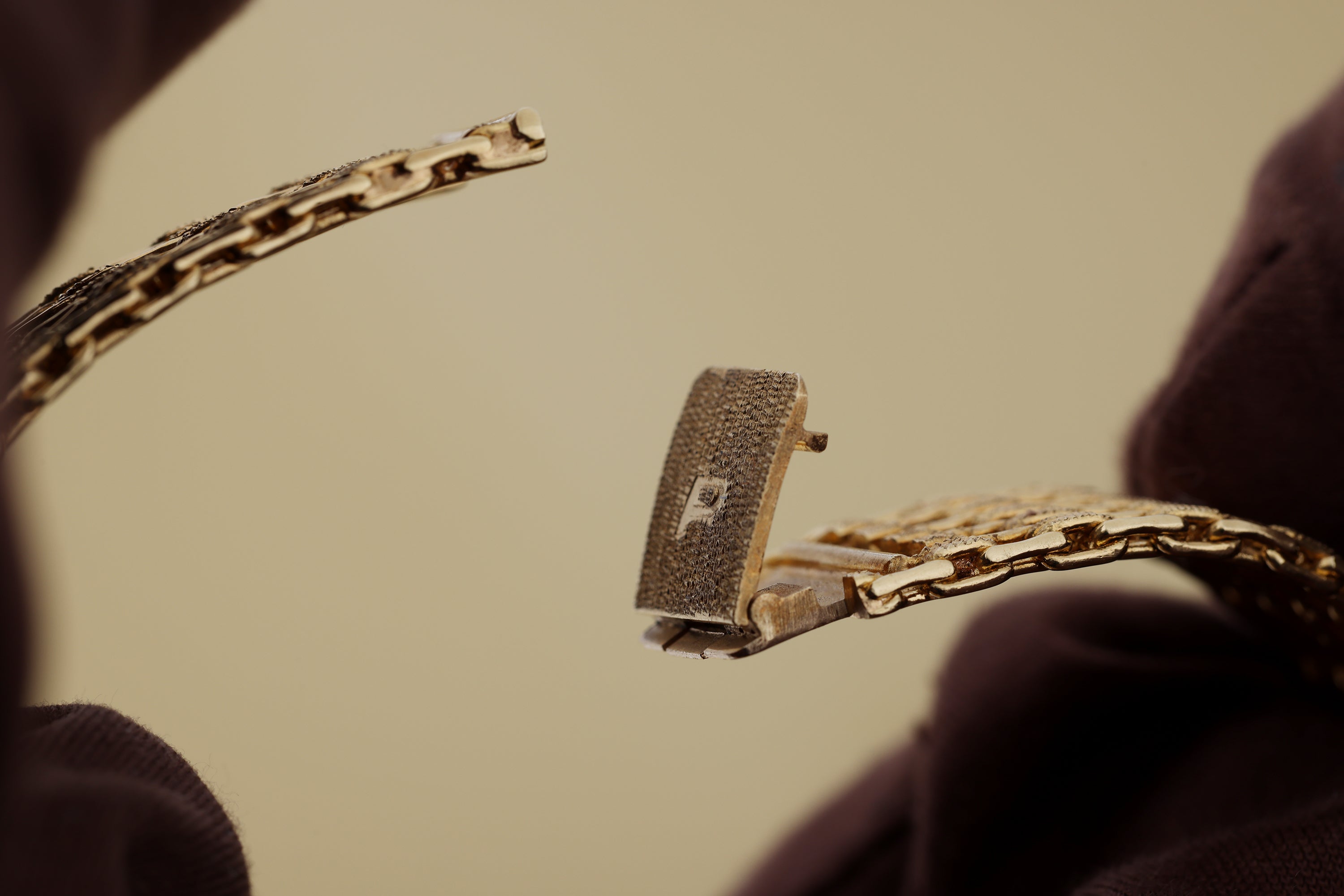 Piaget 1980s Ladies Wristwatch | REF. 926 N 33 | Blue Dial & Diamond Bezel | 24mm | 18k Yellow & White Gold