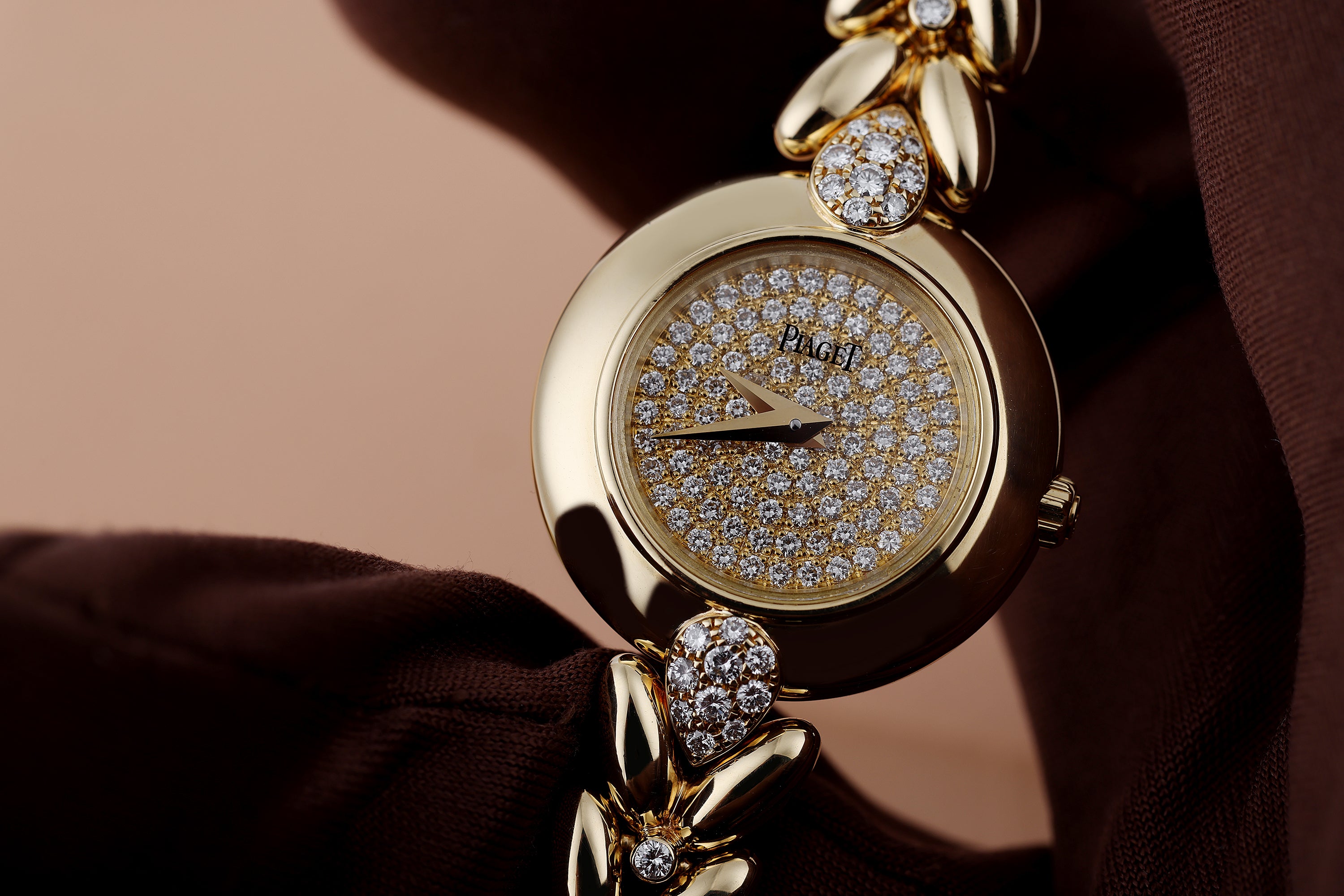 Piaget 1980s Ladies Watch | REF. 5213 E 114 | Pavé Diamond Dial, Shoulders & Accents | 18k Yellow Gold | 23mm