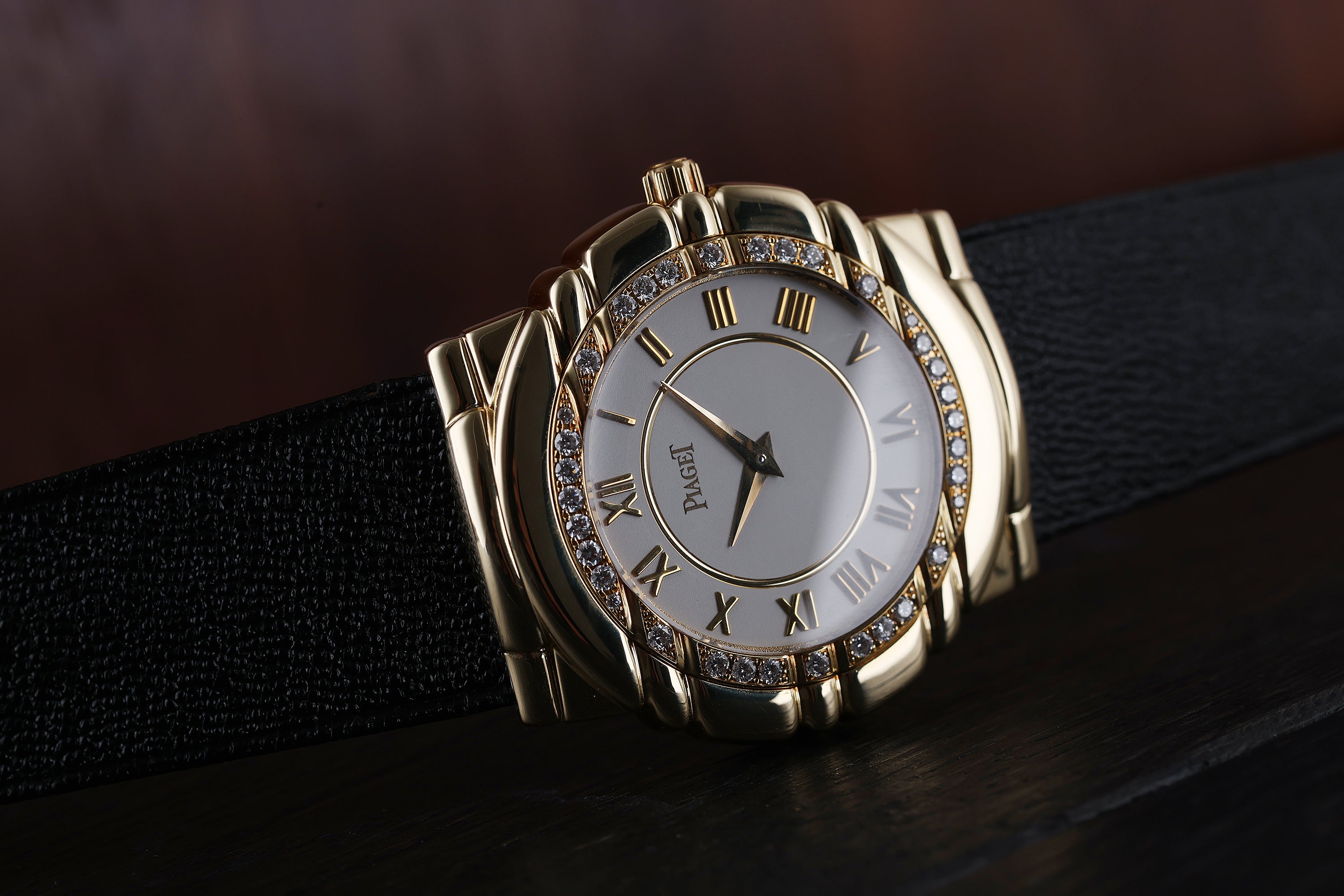 Piaget Tanagra | REF. 95043 | Diamond Bezel | Manual Wind | 18k Yellow Gold | 33mm | 1990s/2000s
