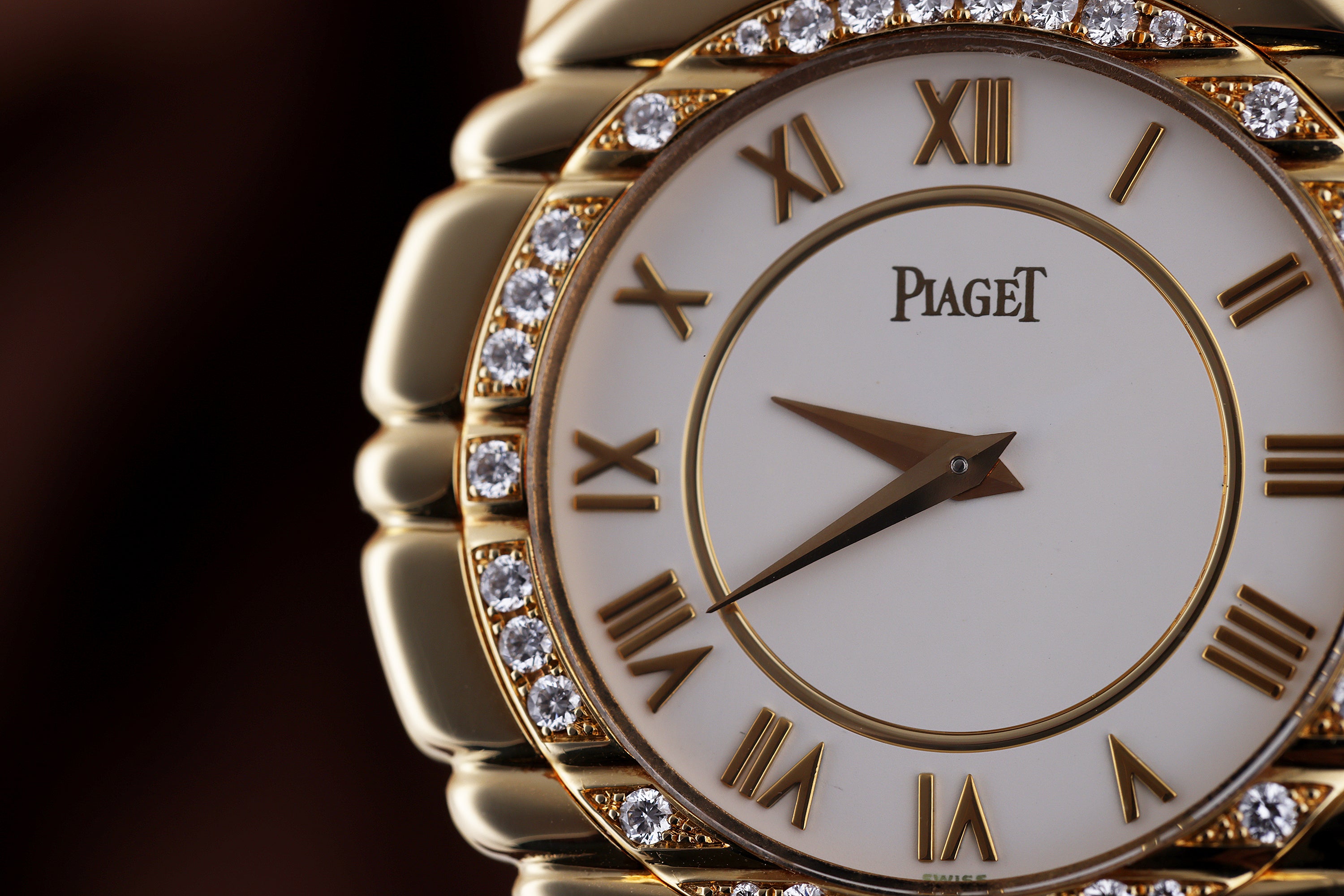Piaget Tanagra | REF. 95043 | Diamond Bezel | Manual Wind | 18k Yellow Gold | 33mm | 1990s/2000s