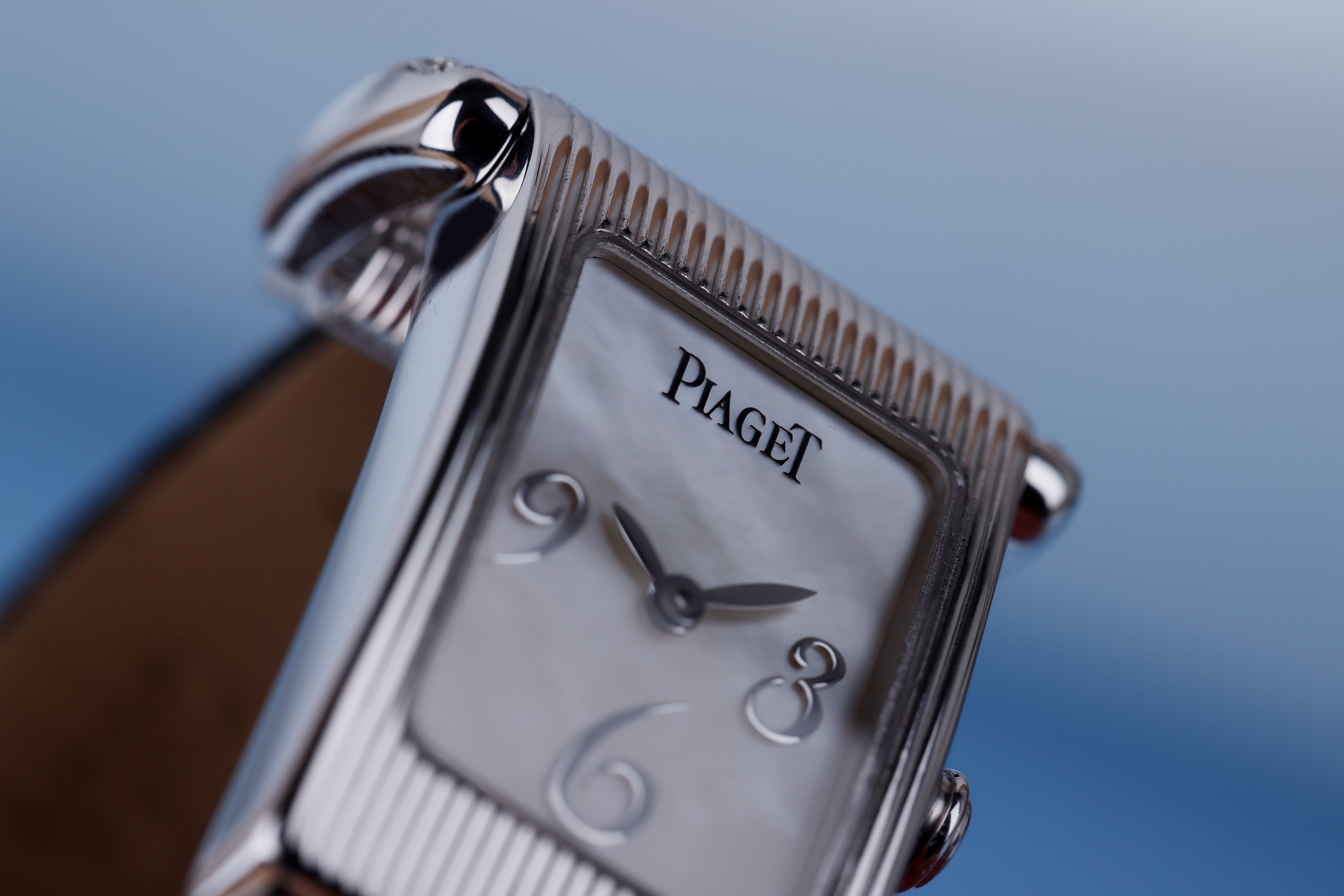 Piaget Miss Protocol | REF. 5322 | Mother of Pearl Bezel | Diamond Shoulders | 18k White Gold | 17mm