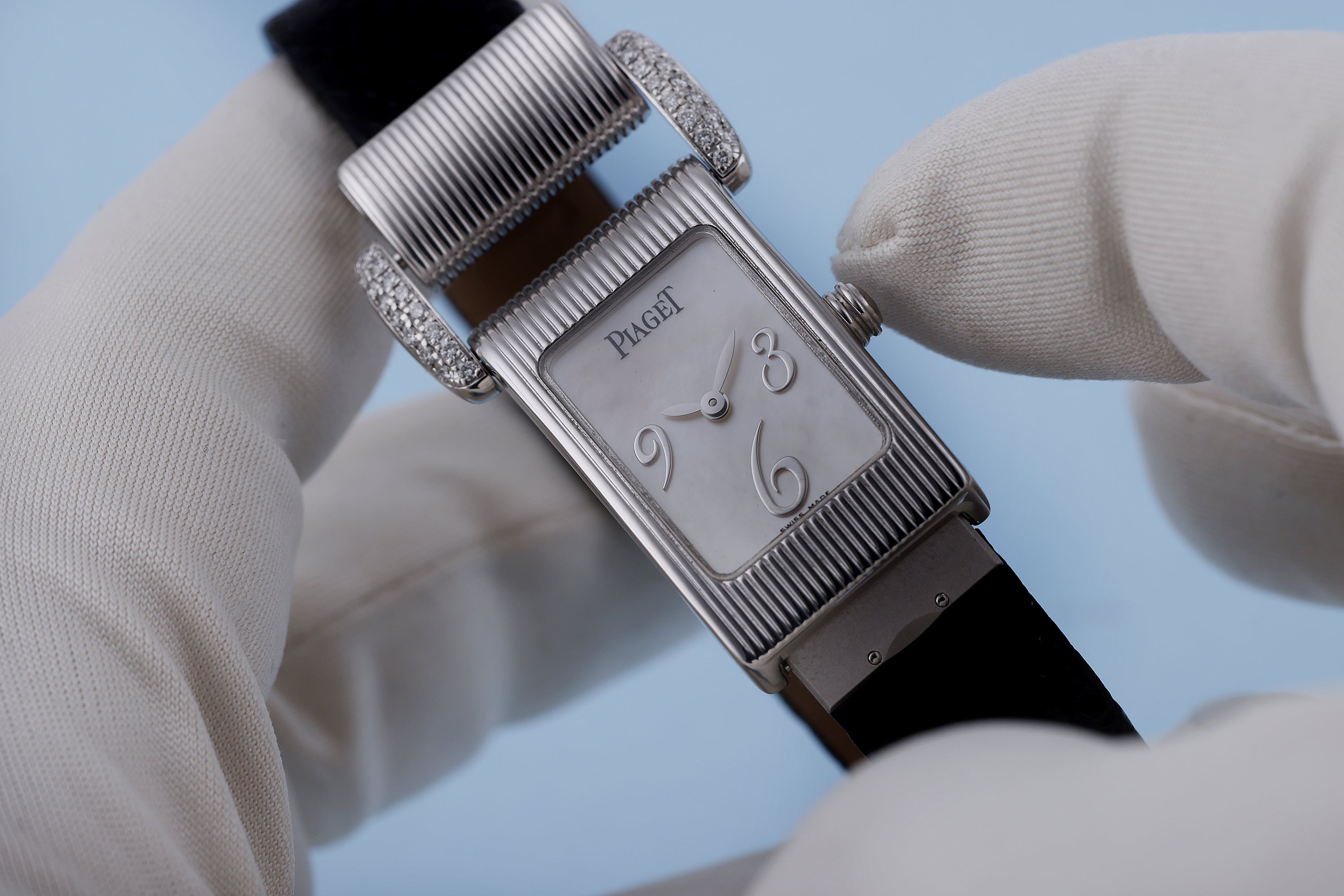 Piaget Miss Protocol | REF. 5322 | Mother of Pearl Bezel | Diamond Shoulders | 18k White Gold | 17mm