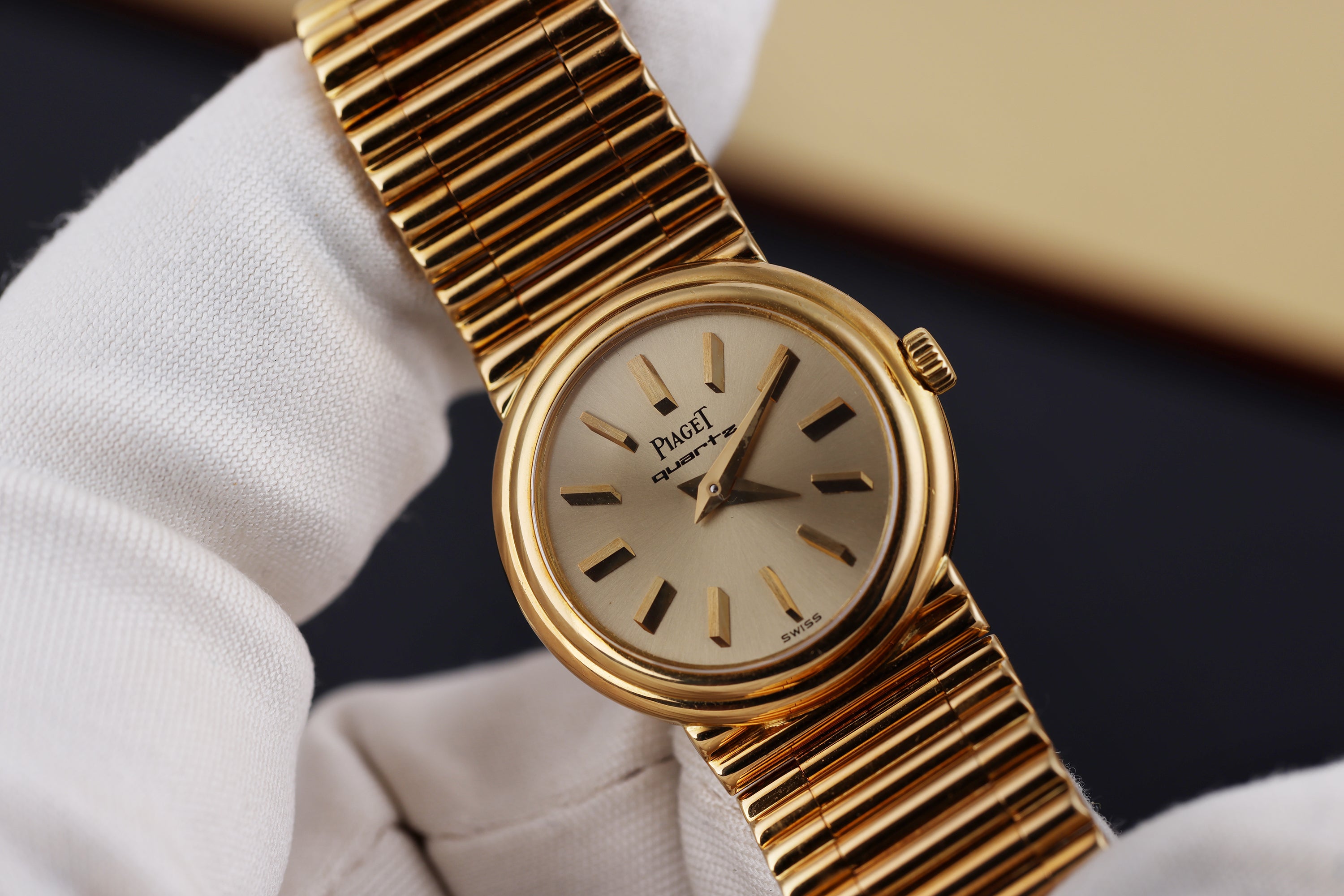 Unworn Piaget Vintage Ladies Wristwatch | REF. 8228 G 1 | Gold Dial - 3D Hour Markers | 22mm | 18k Yellow Gold | Quartz | 1982