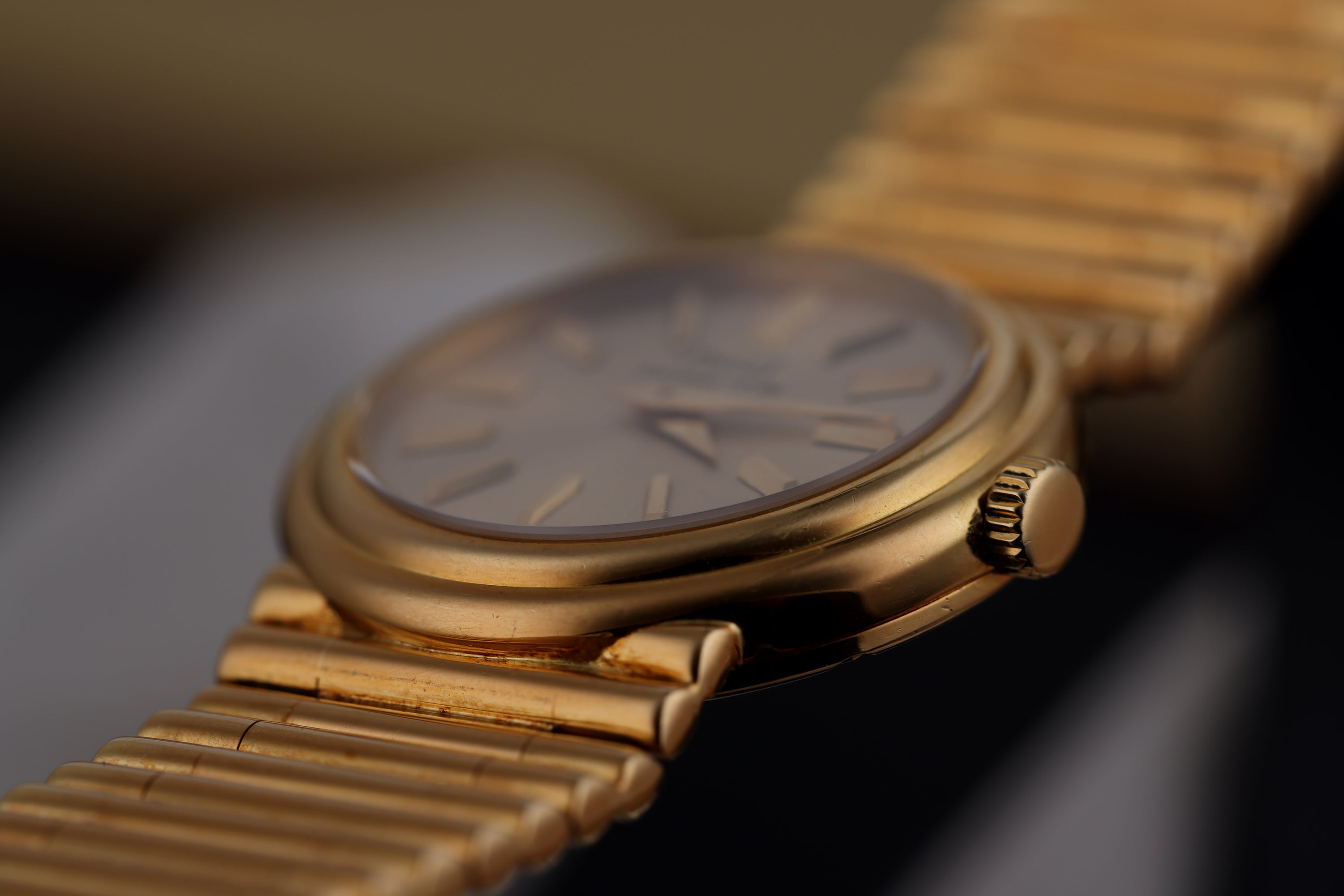 Unworn Piaget Vintage Ladies Wristwatch | REF. 8228 G 1 | Gold Dial - 3D Hour Markers | 22mm | 18k Yellow Gold | Quartz | 1982