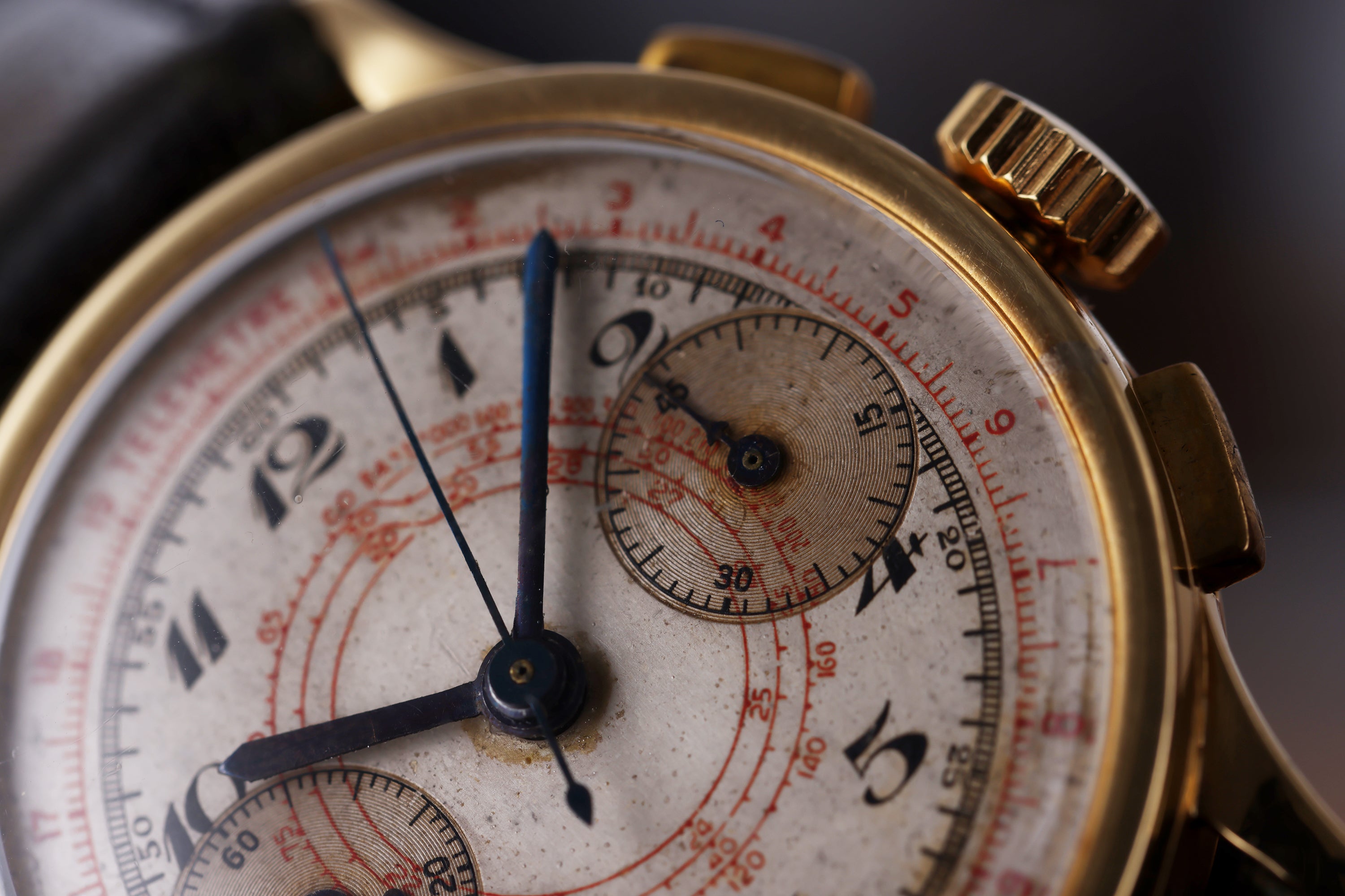 Universal Telemetre Chronograph | 18k Yellow Gold | 34mm