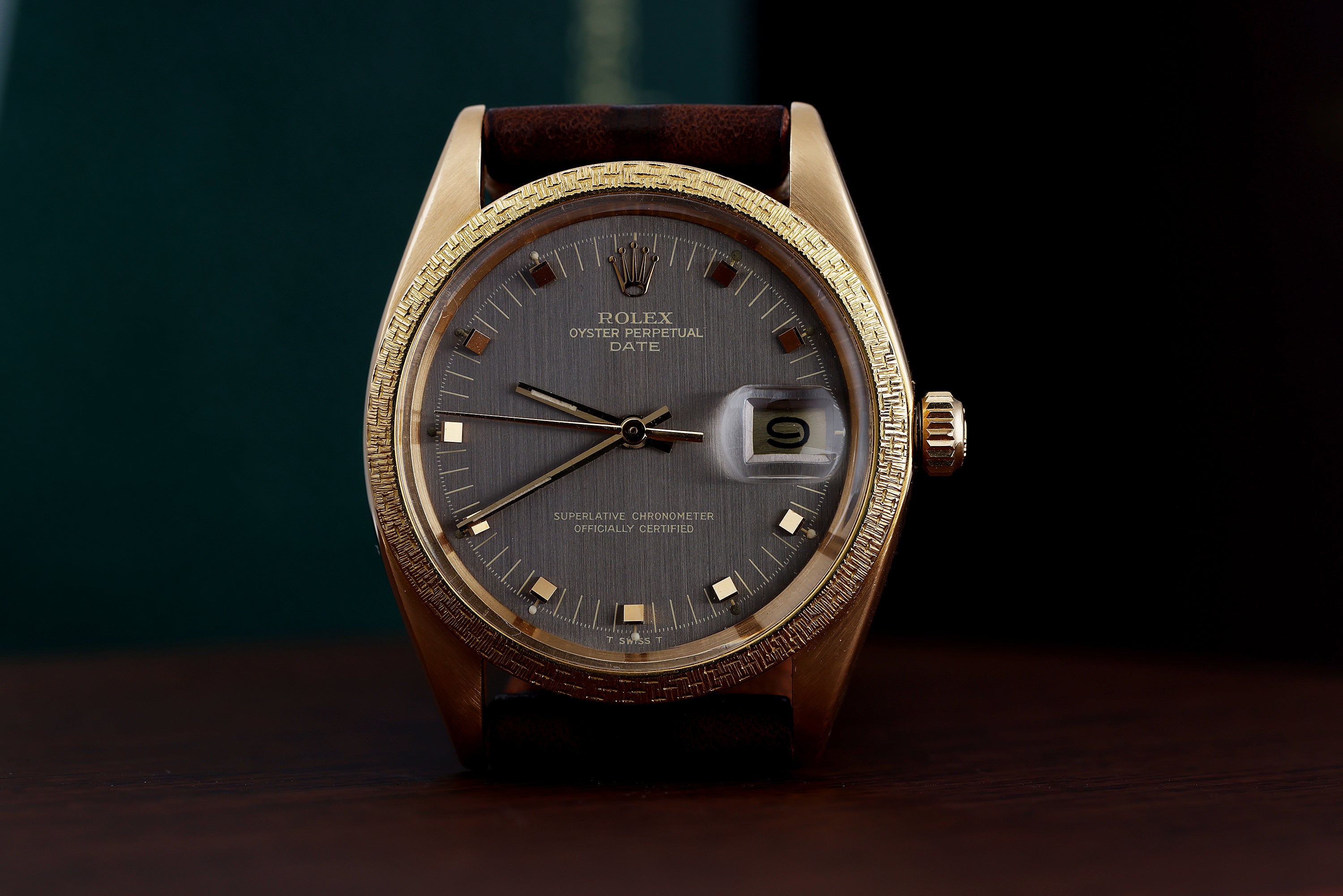 Rolex Date | REF. 1514 | Grey Dial | 34.5mm | 18k Yellow Gold | Unique Bezel | 1980