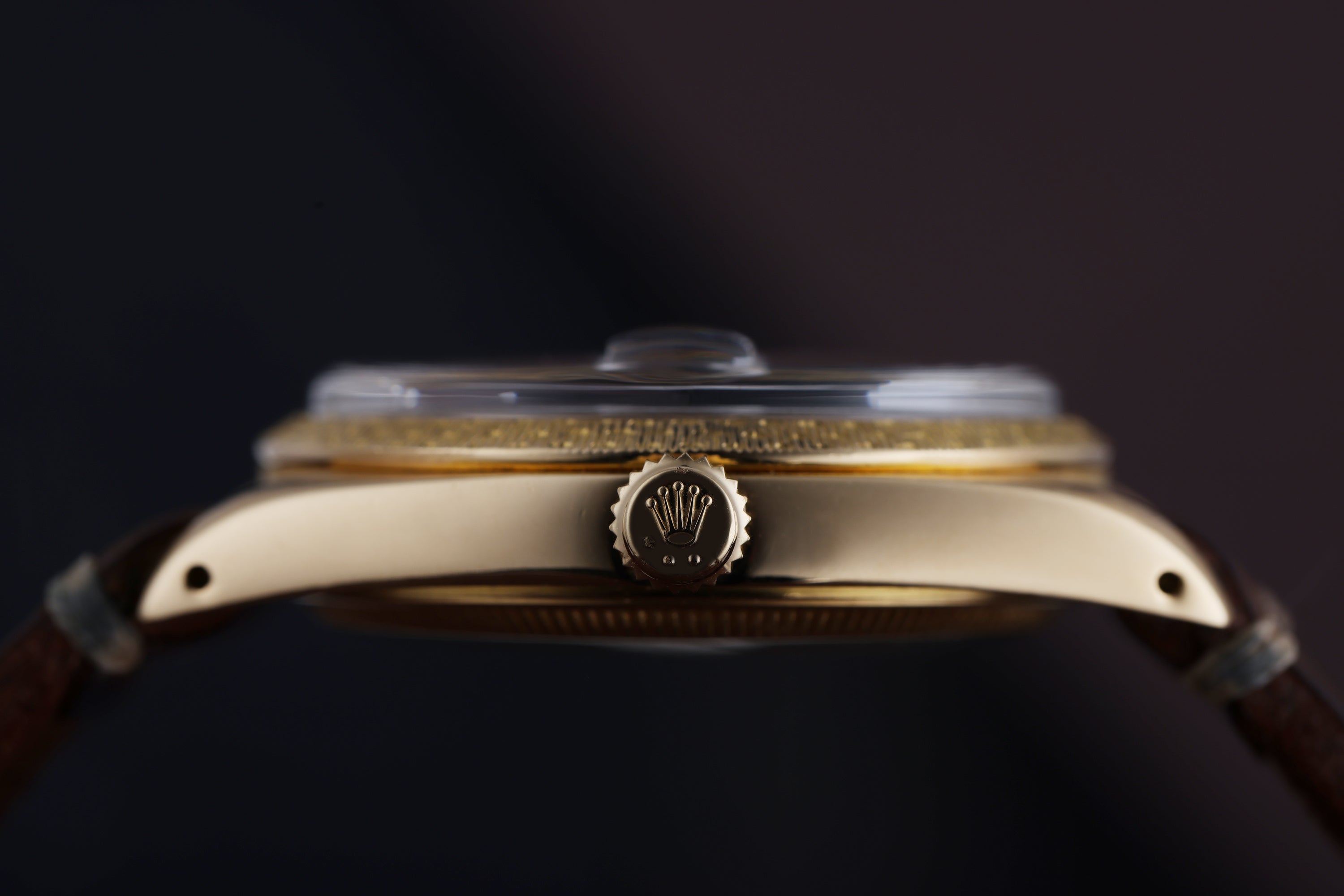 Rolex Date | REF. 1514 | Grey Dial | 34.5mm | 18k Yellow Gold | Unique Bezel | 1980