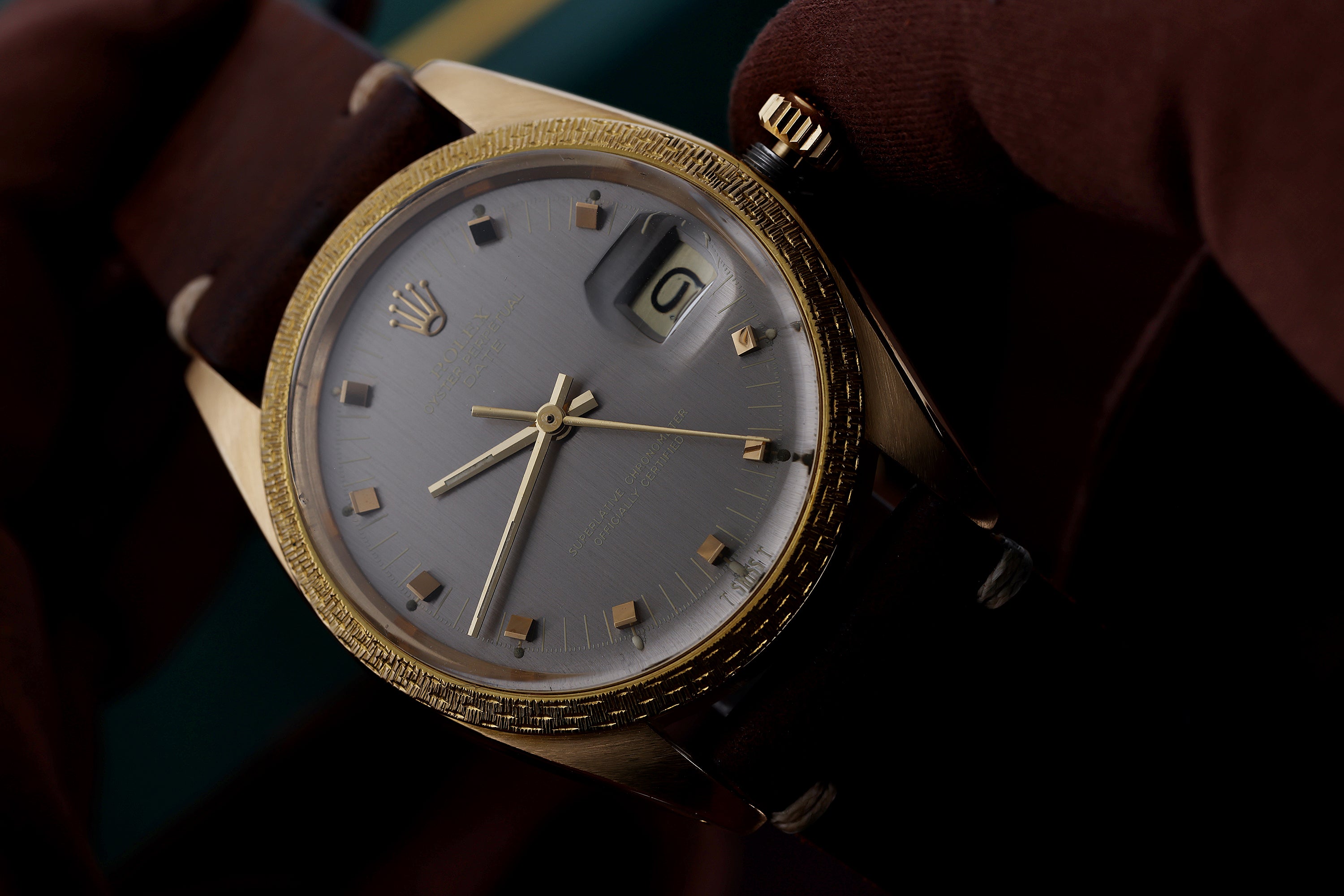 Rolex Date | REF. 1514 | Grey Dial | 34.5mm | 18k Yellow Gold | Unique Bezel | 1980