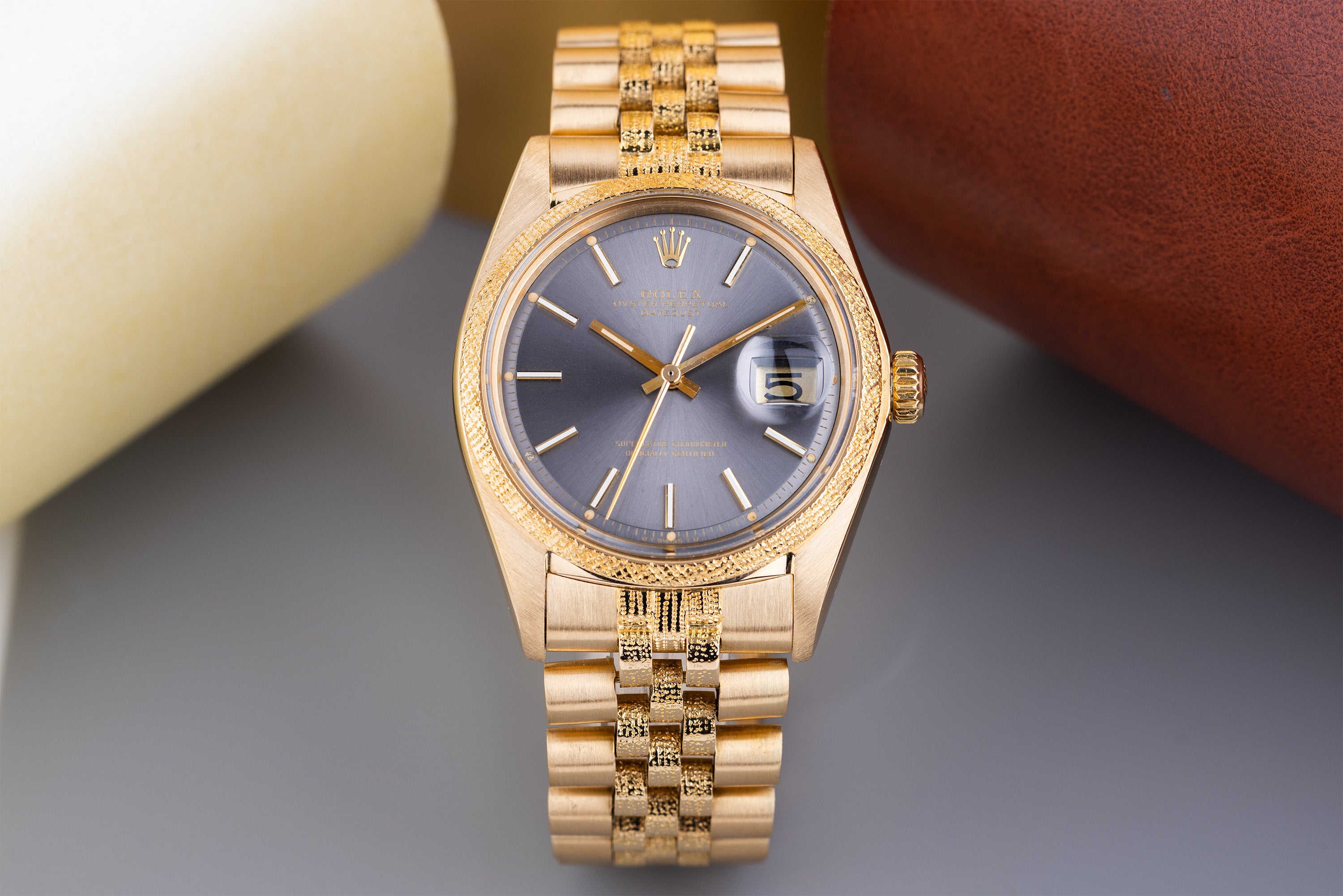 Rolex DateJust 36 | REF. 1600 | Grey Dial | 18k Yellow Gold | 1977 | Grained Texture Bezel & Bracelet