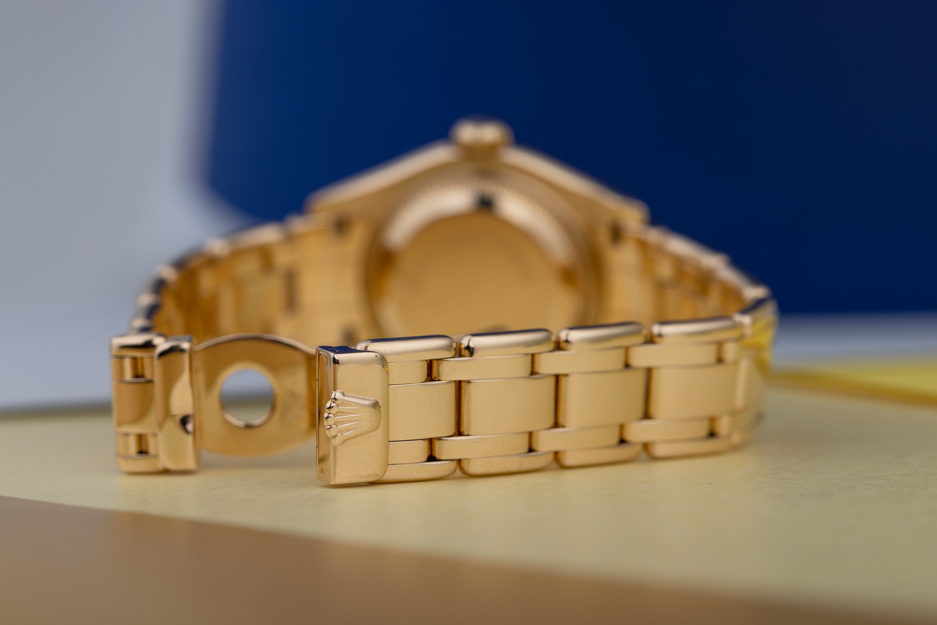 Rolex DateJust Pearlmaster | REF. 69308 | Blue Diamond Dial | Baguette Diamond Bezel | Papers | 2001 | 18k Yellow Gold