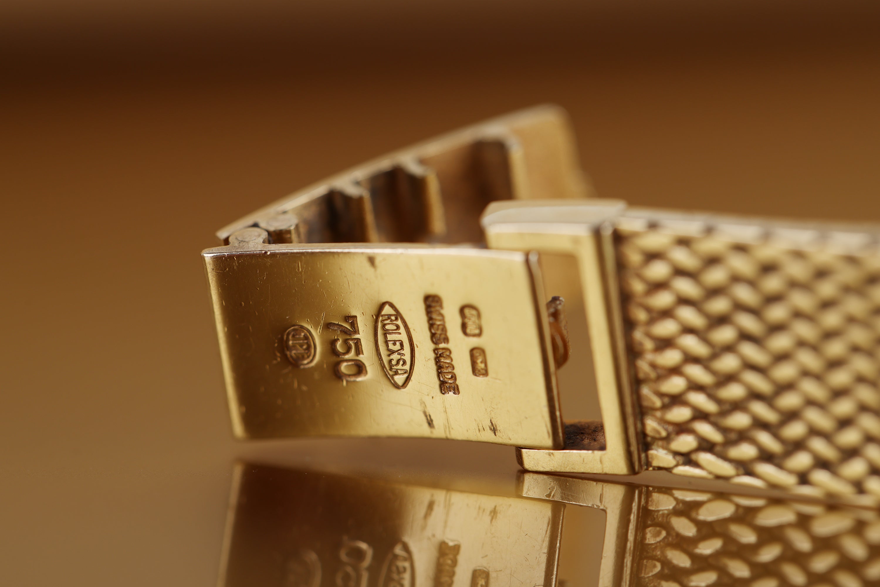 Ultra Rare Heptagon-Shaped Rolex Ladies Cellini | REF. 4637 | Diamond Bezel | 25mm | 18k Yellow Gold | Manual Wind | 1981