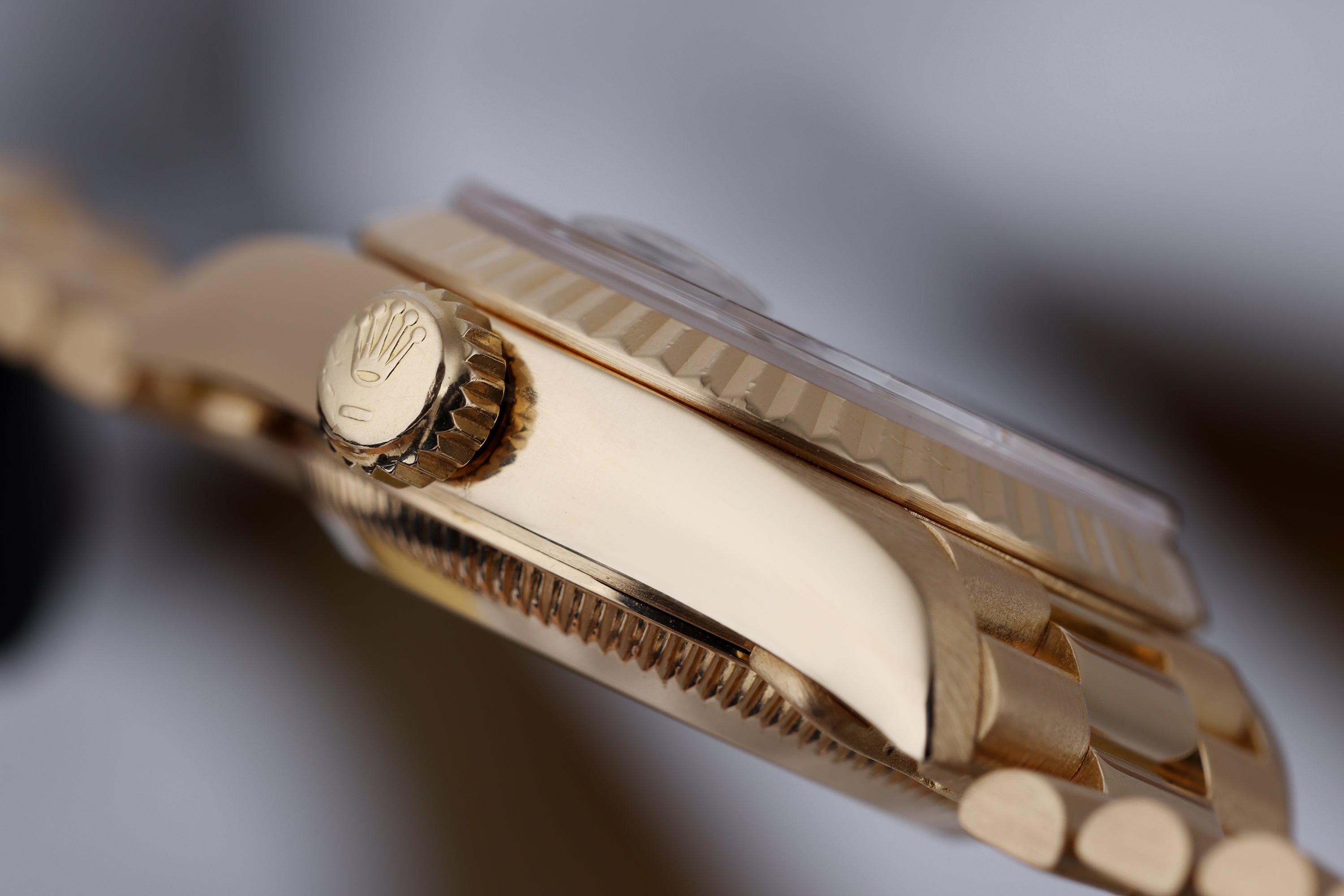 Rolex Lady DateJust | REF. 69178 | Black Diamond Dial | 26mm | 18k Yellow Gold | Box & Papers | 1996