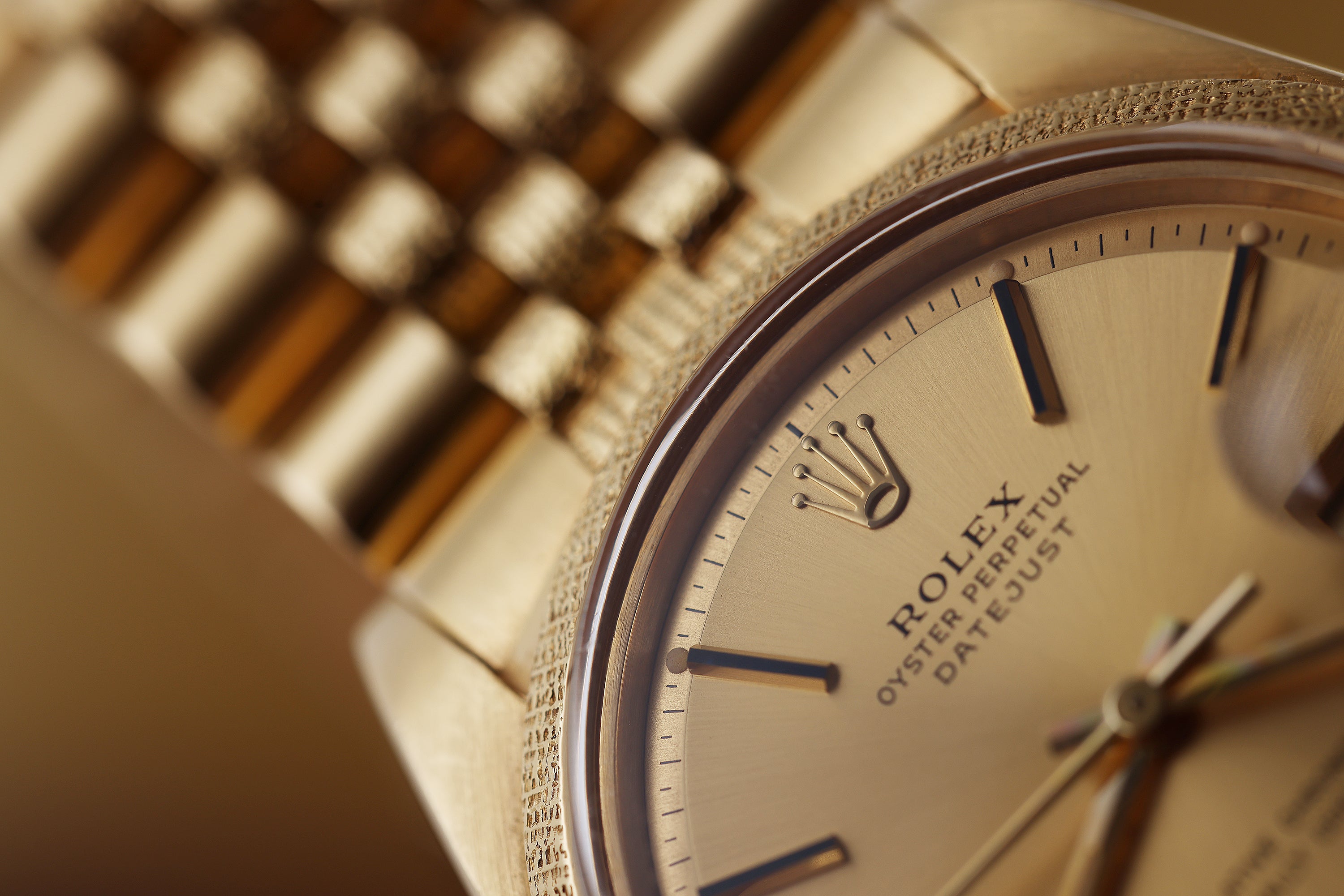 Rare Rolex DateJust Morellis Finish | REF. 1611 | Gold Dial | 18k Yellow Gold | 1977